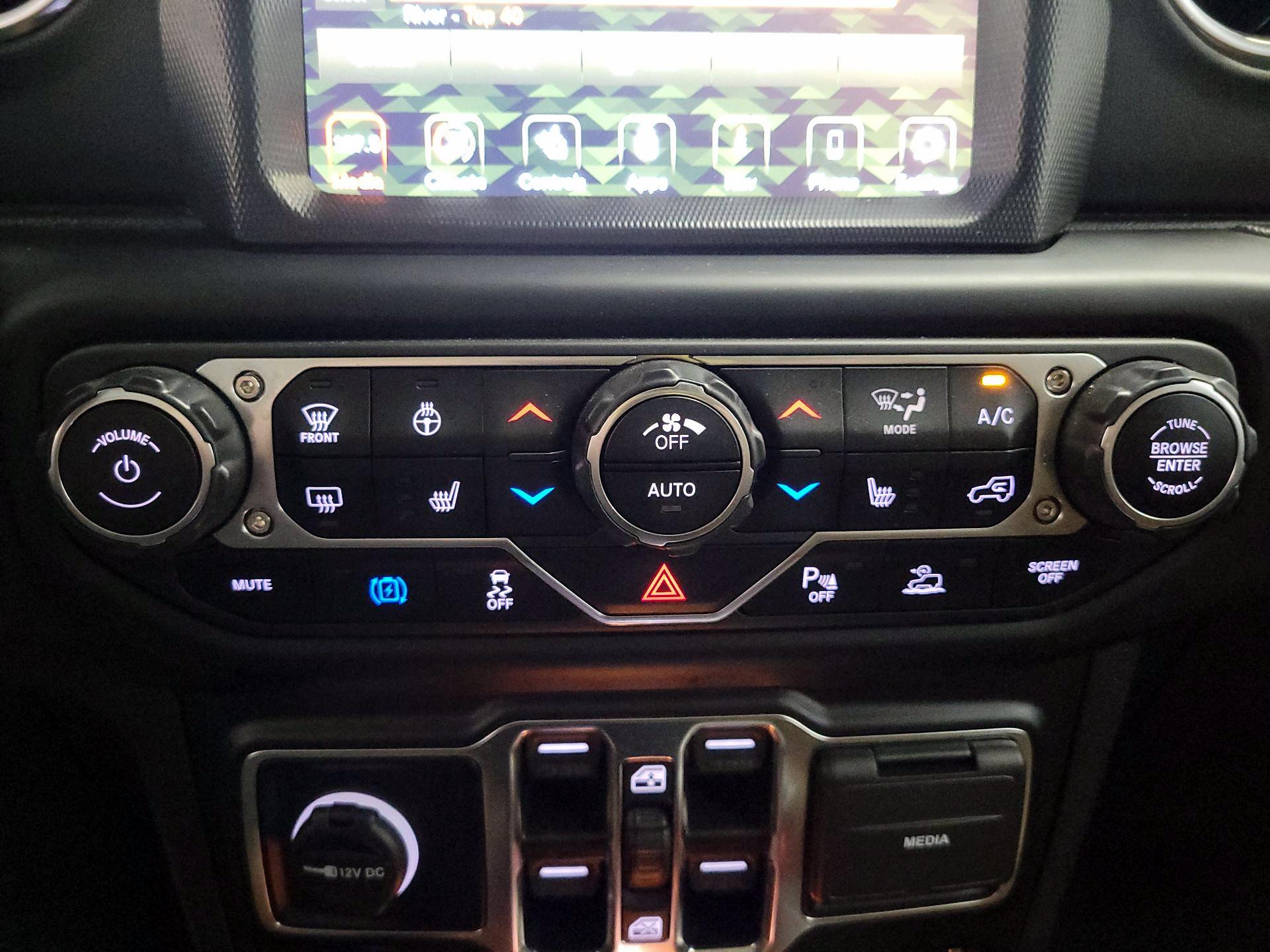 Thumbnail: 2022 Jeep Wrangler - 17