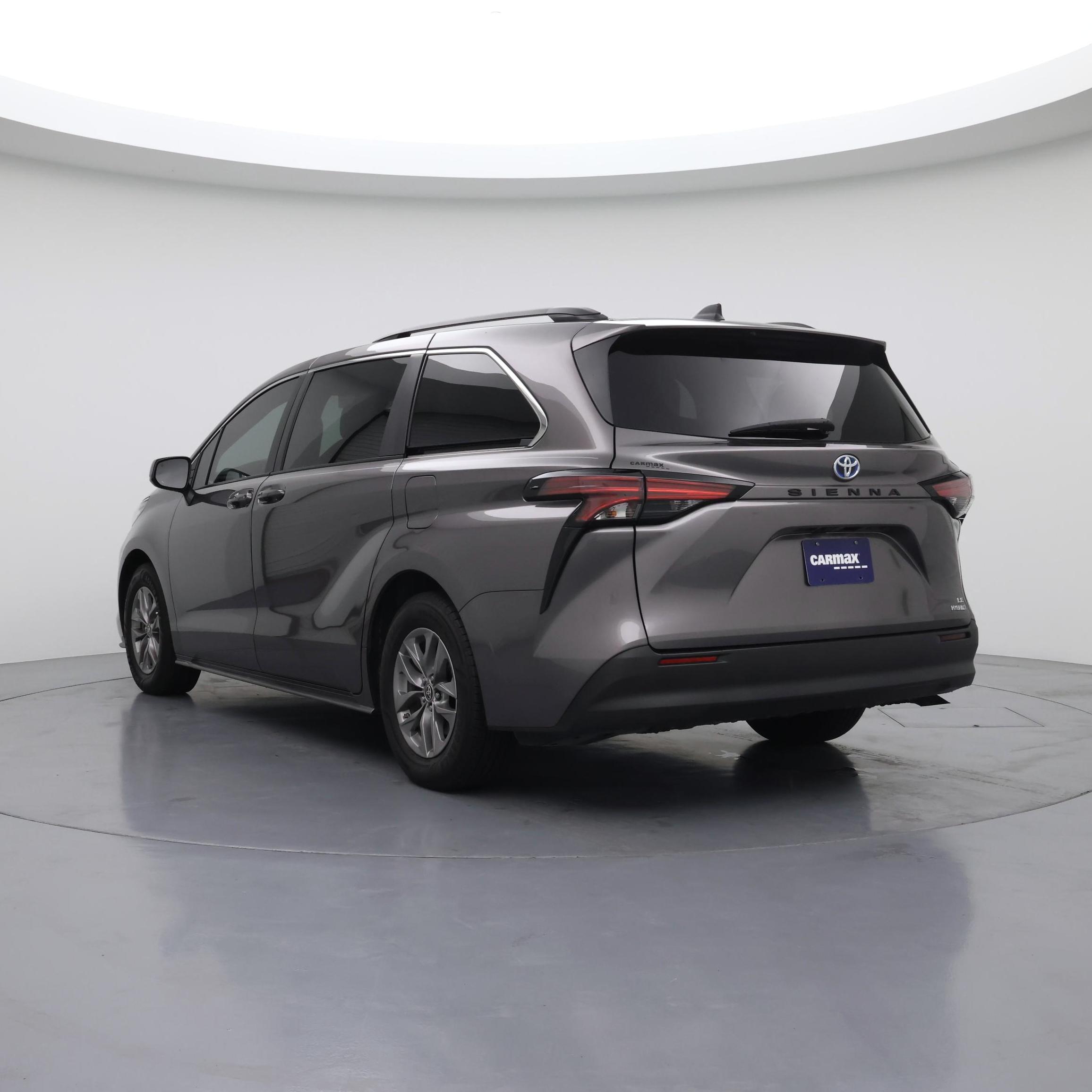 Thumbnail: 2022 Toyota Sienna - 2