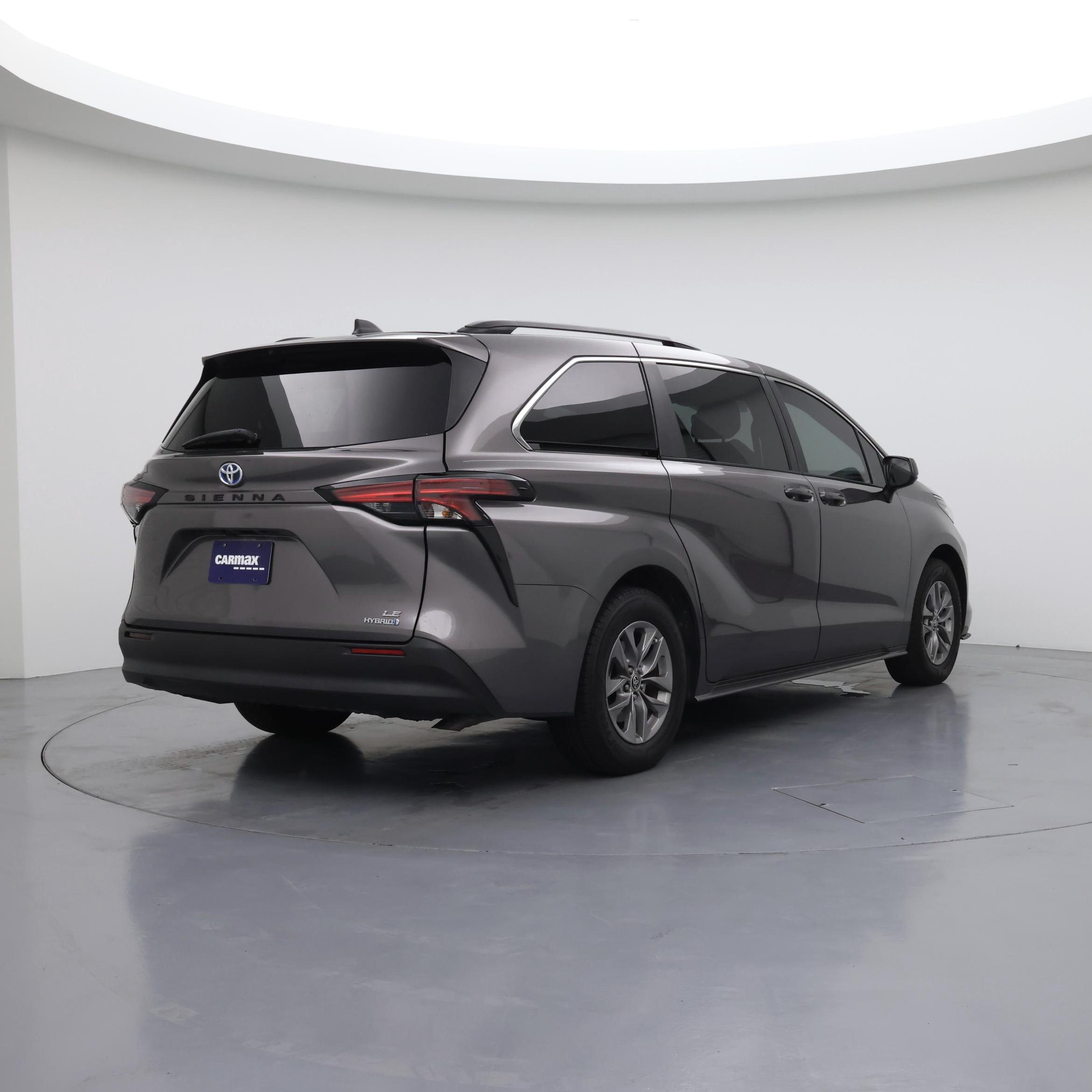 Thumbnail: 2022 Toyota Sienna - 8