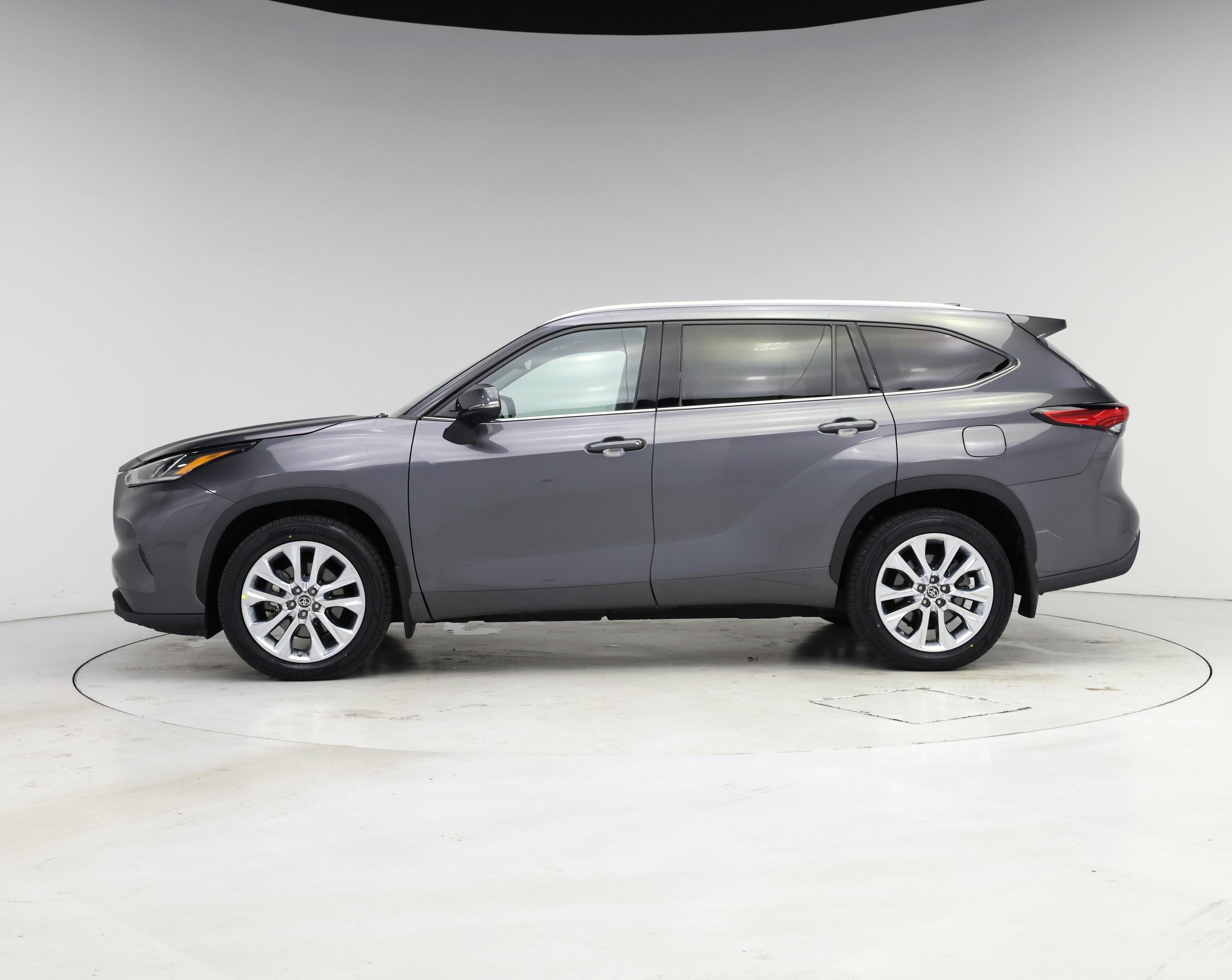 Thumbnail: 2021 Toyota Highlander - 3