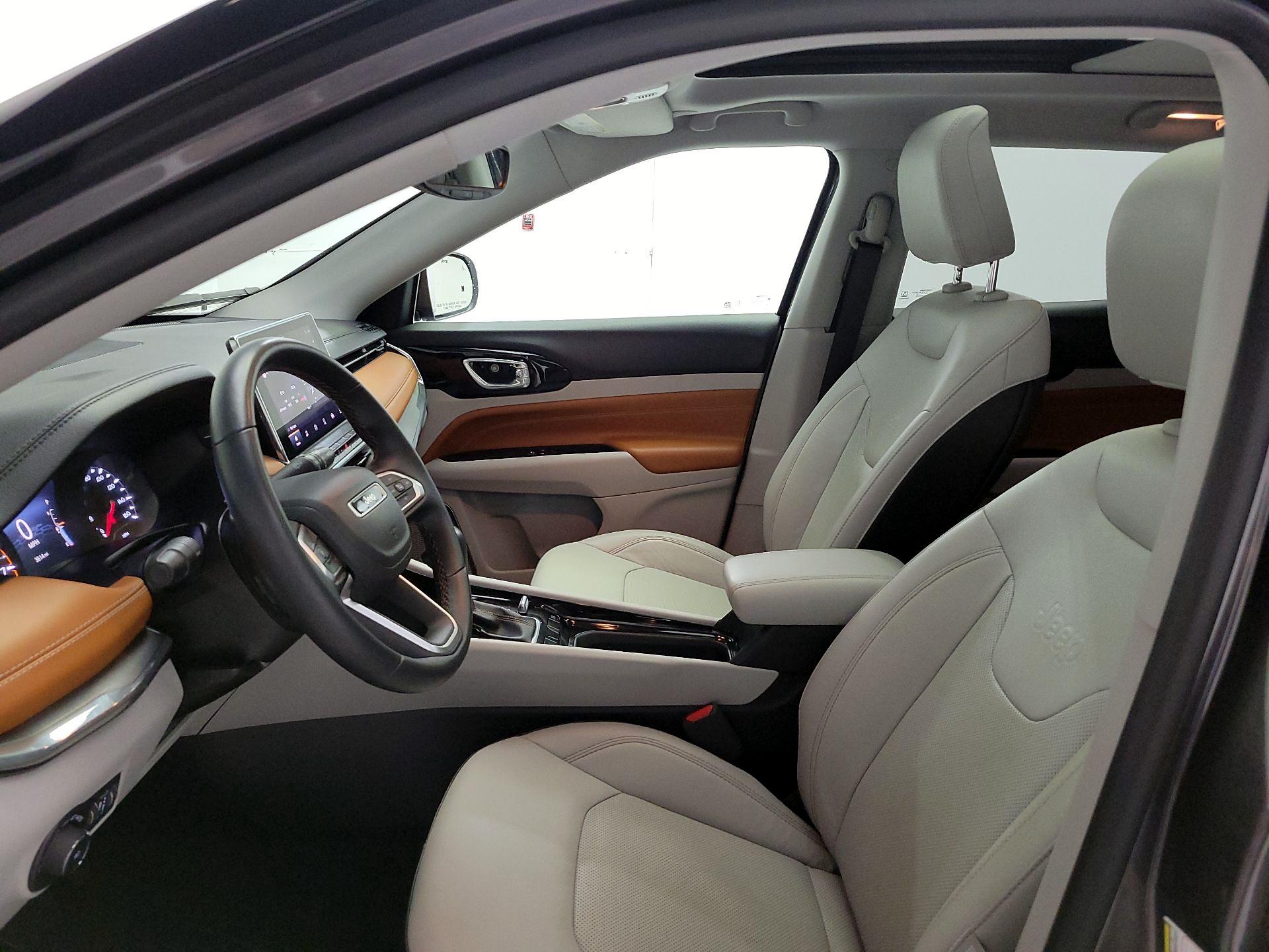 Thumbnail: 2022 Jeep Compass - 11