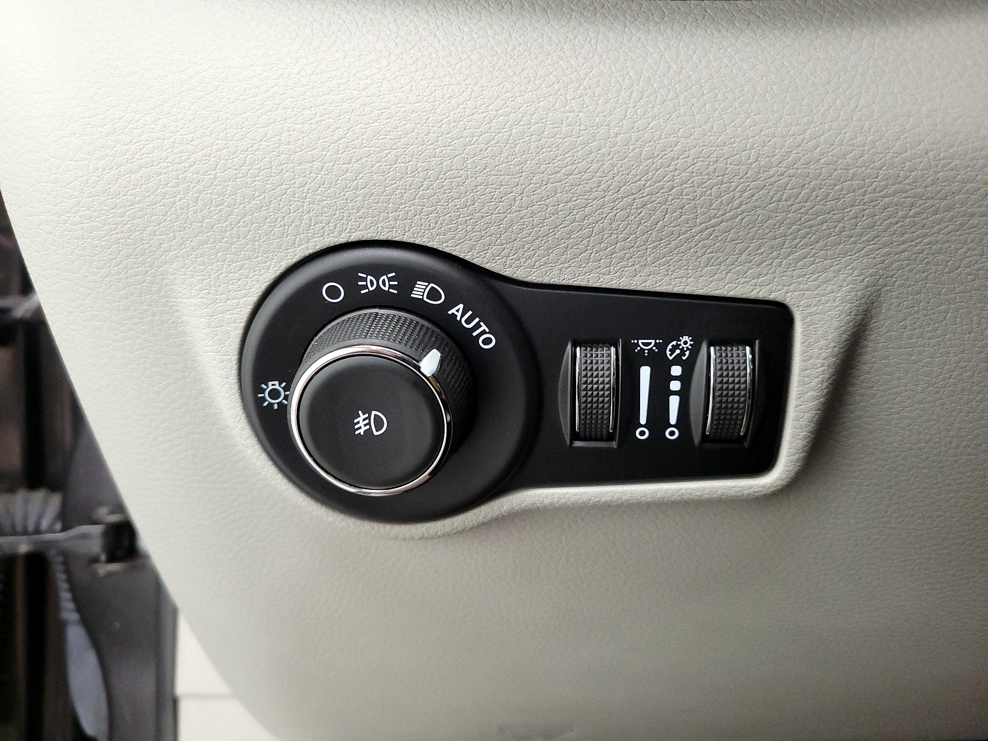 Thumbnail: 2022 Jeep Compass - 13