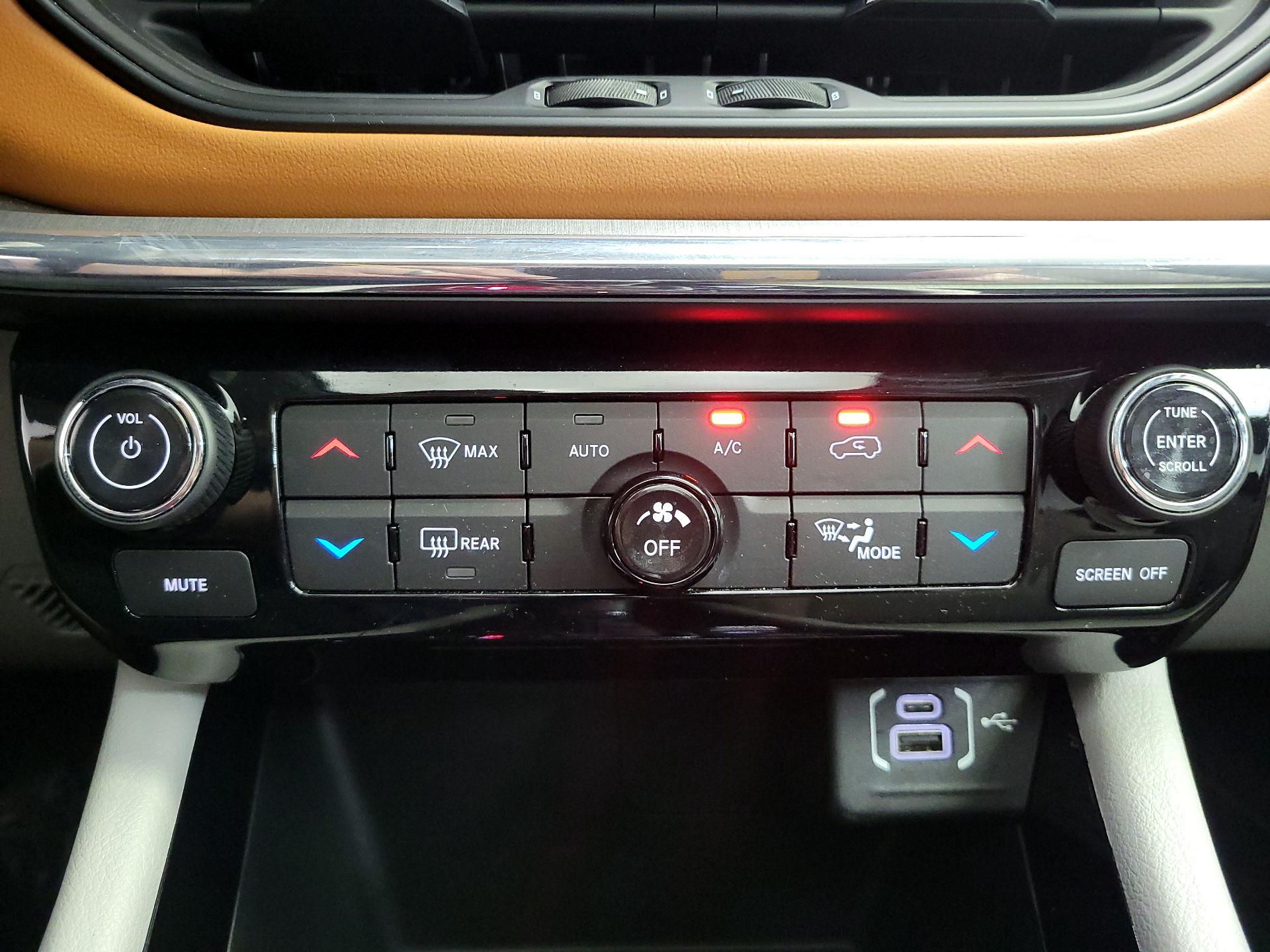 Thumbnail: 2022 Jeep Compass - 16