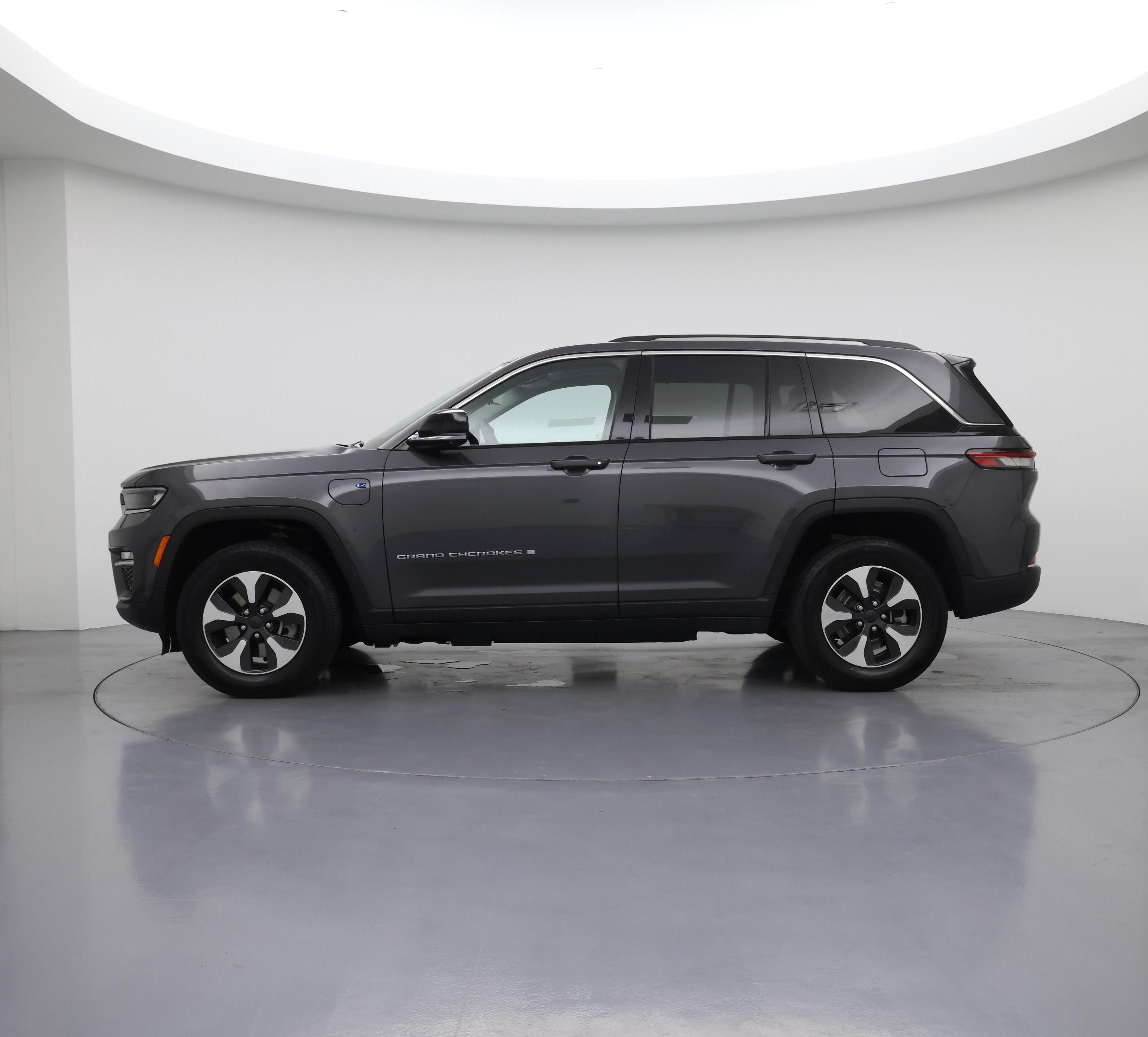 Thumbnail: 2022 Jeep Grand Cherokee - 3
