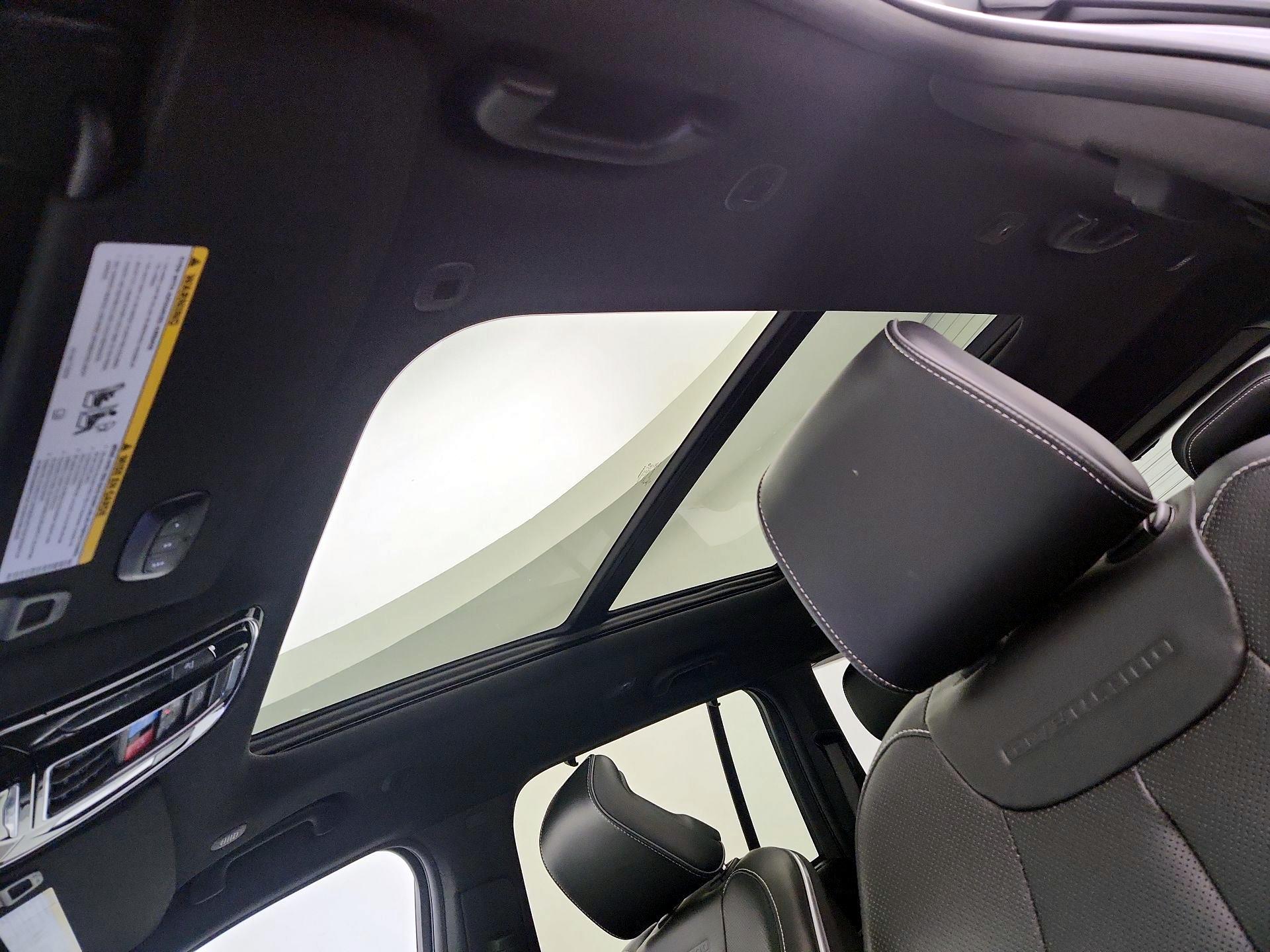 Thumbnail: 2023 Jeep Grand Cherokee - 20