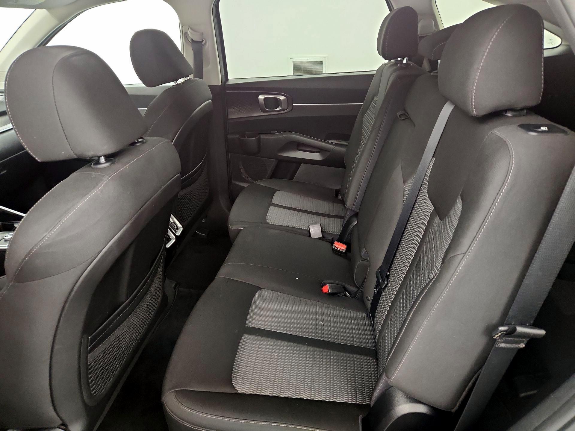 Thumbnail: 2021 Kia Sorento - 18