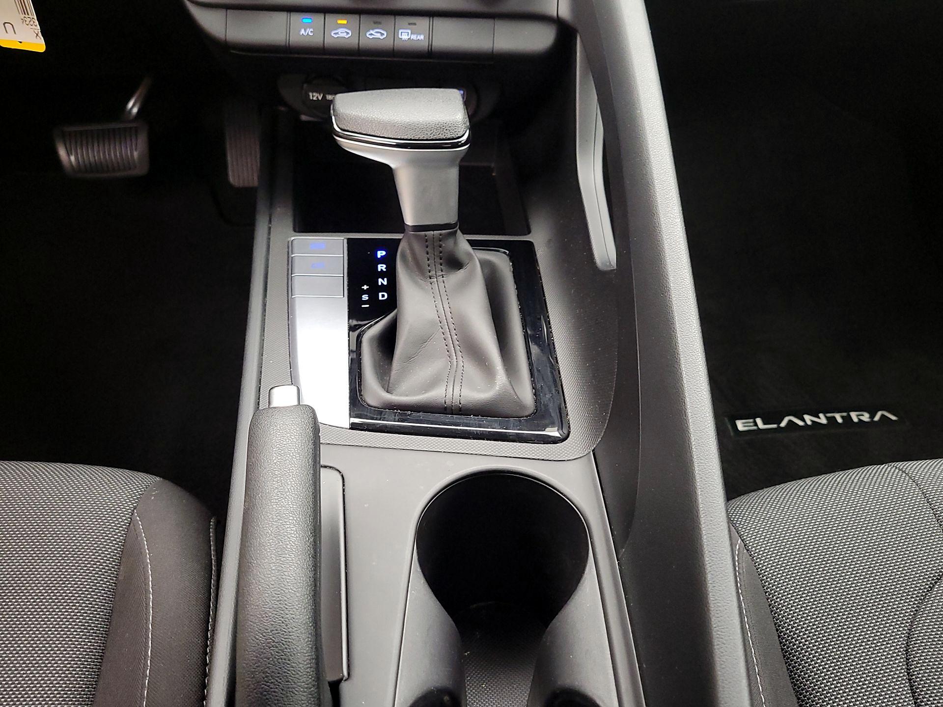 Thumbnail: 2023 Hyundai Elantra - 17