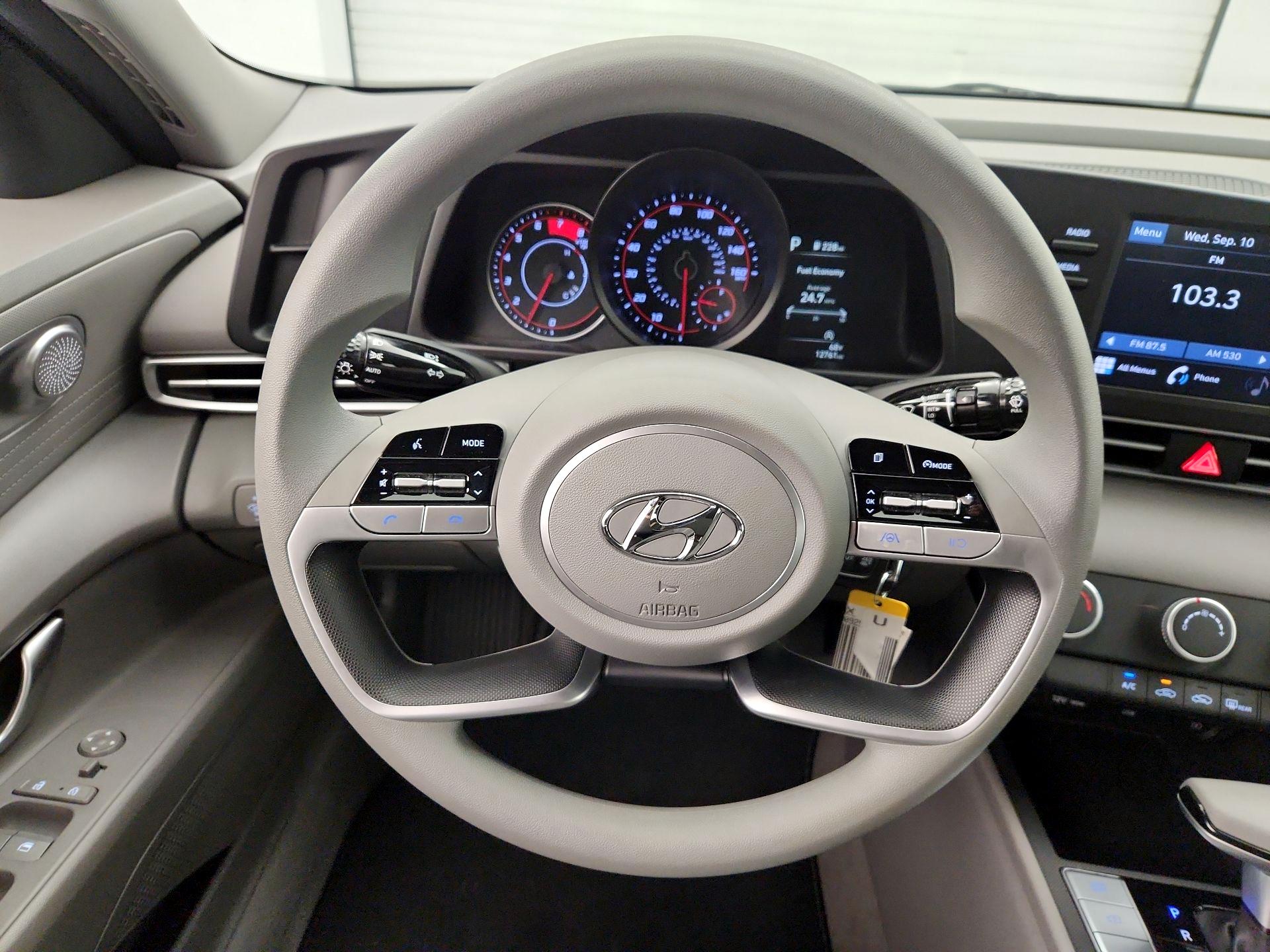 Thumbnail: 2022 Hyundai Elantra - 10