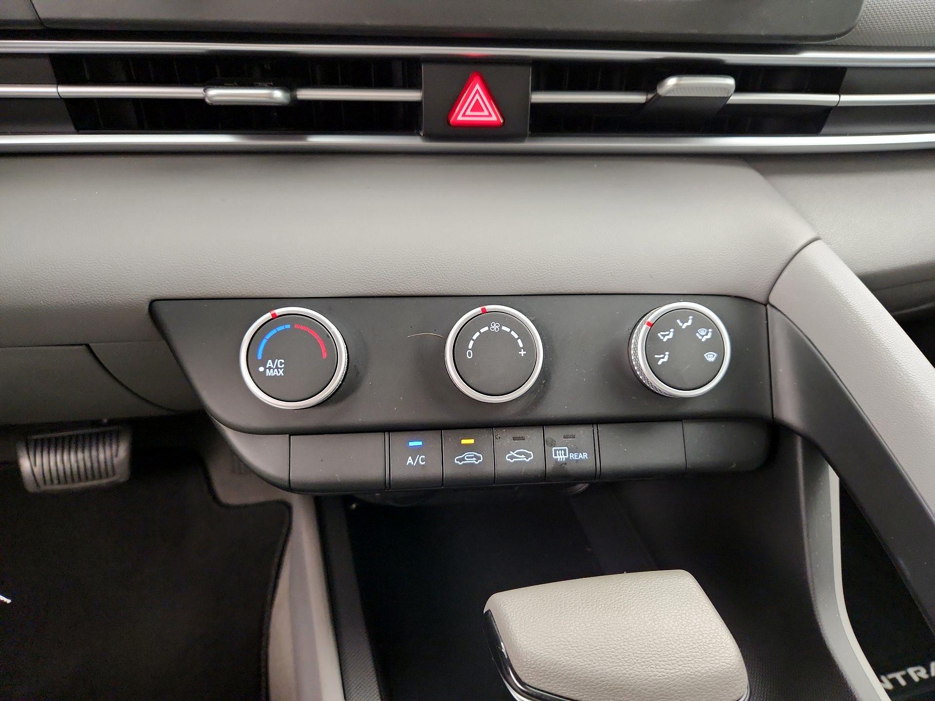 Thumbnail: 2022 Hyundai Elantra - 16
