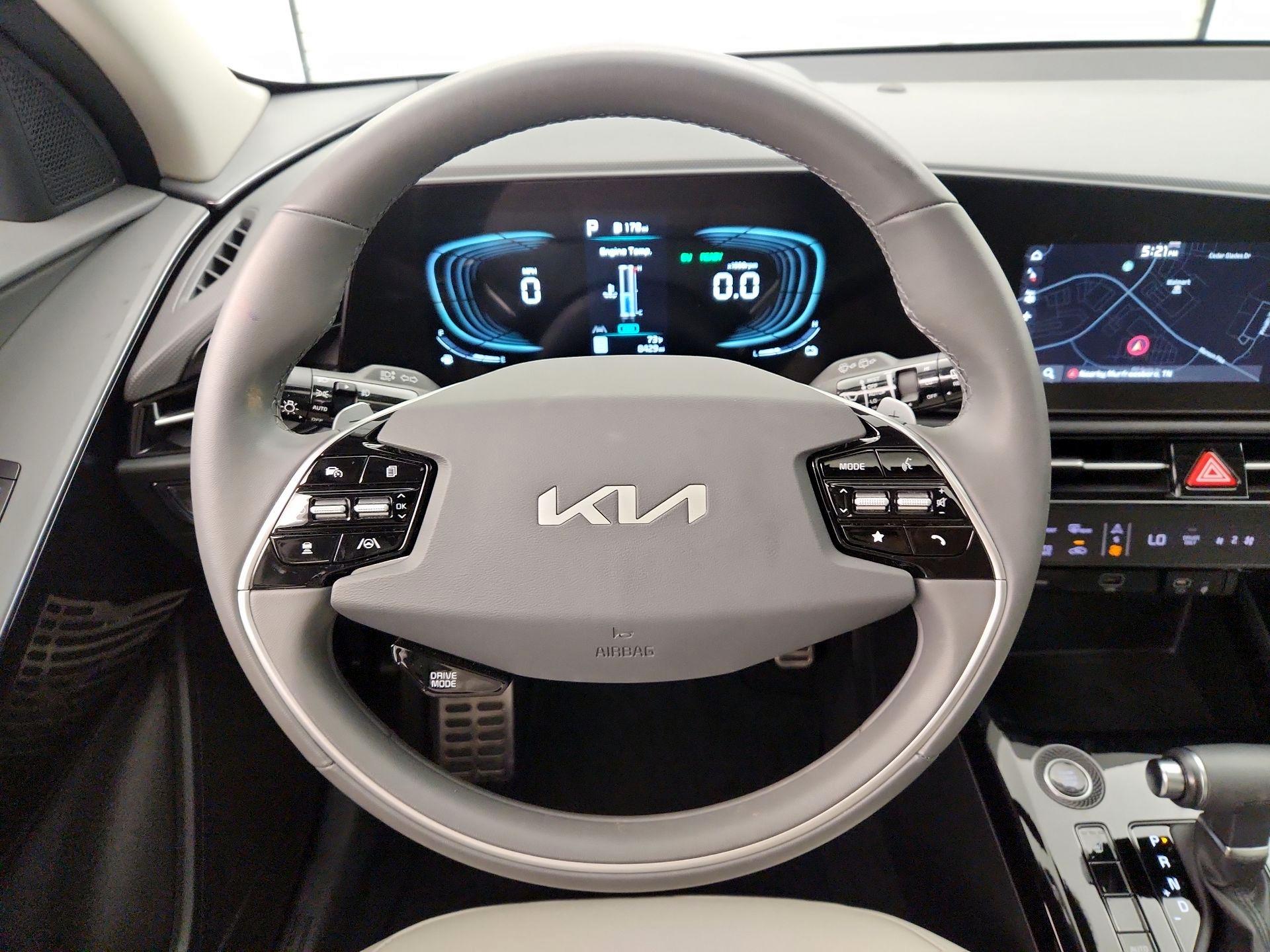 Thumbnail: 2023 Kia Niro - 10