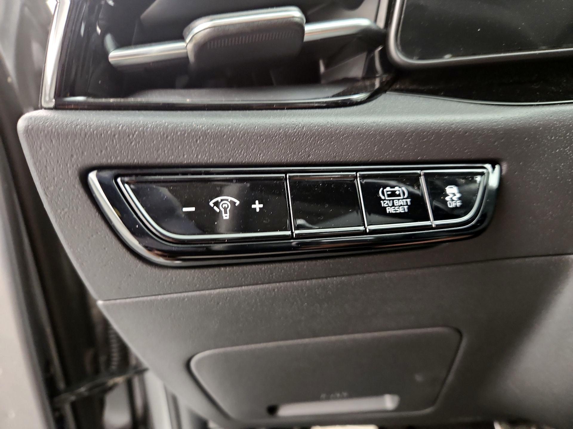 Thumbnail: 2023 Kia Niro - 13