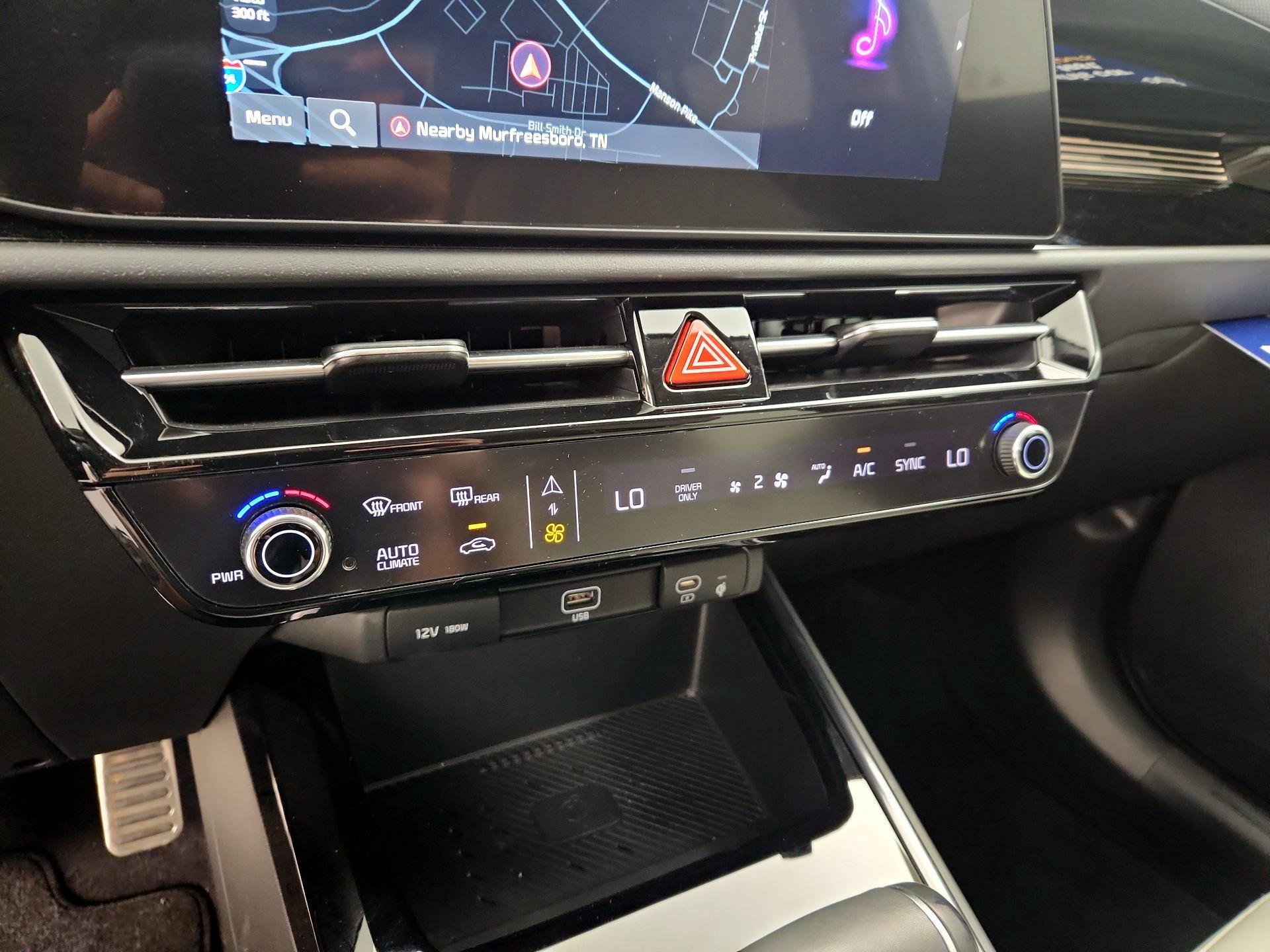 Thumbnail: 2023 Kia Niro - 17
