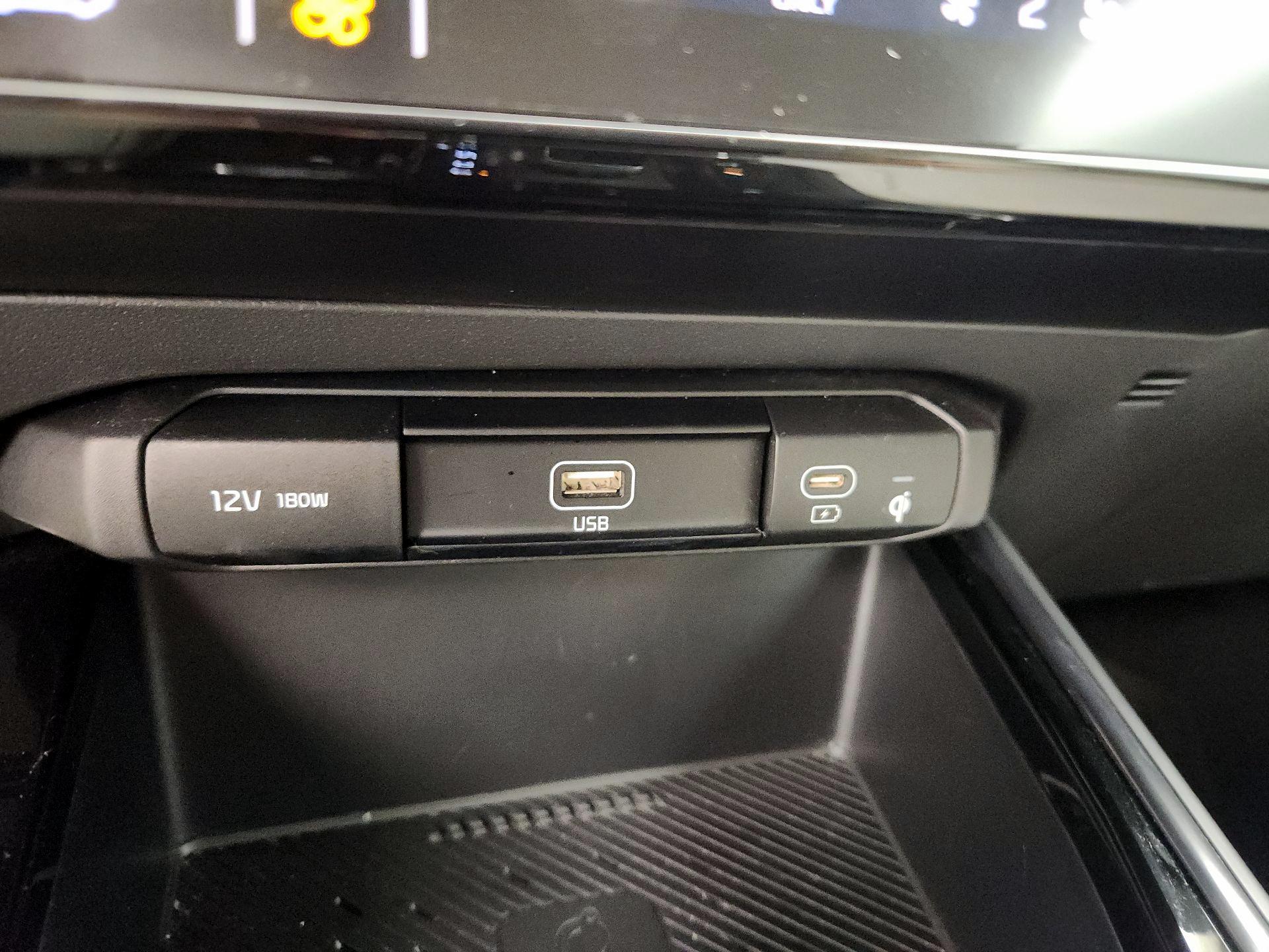 Thumbnail: 2023 Kia Niro - 19