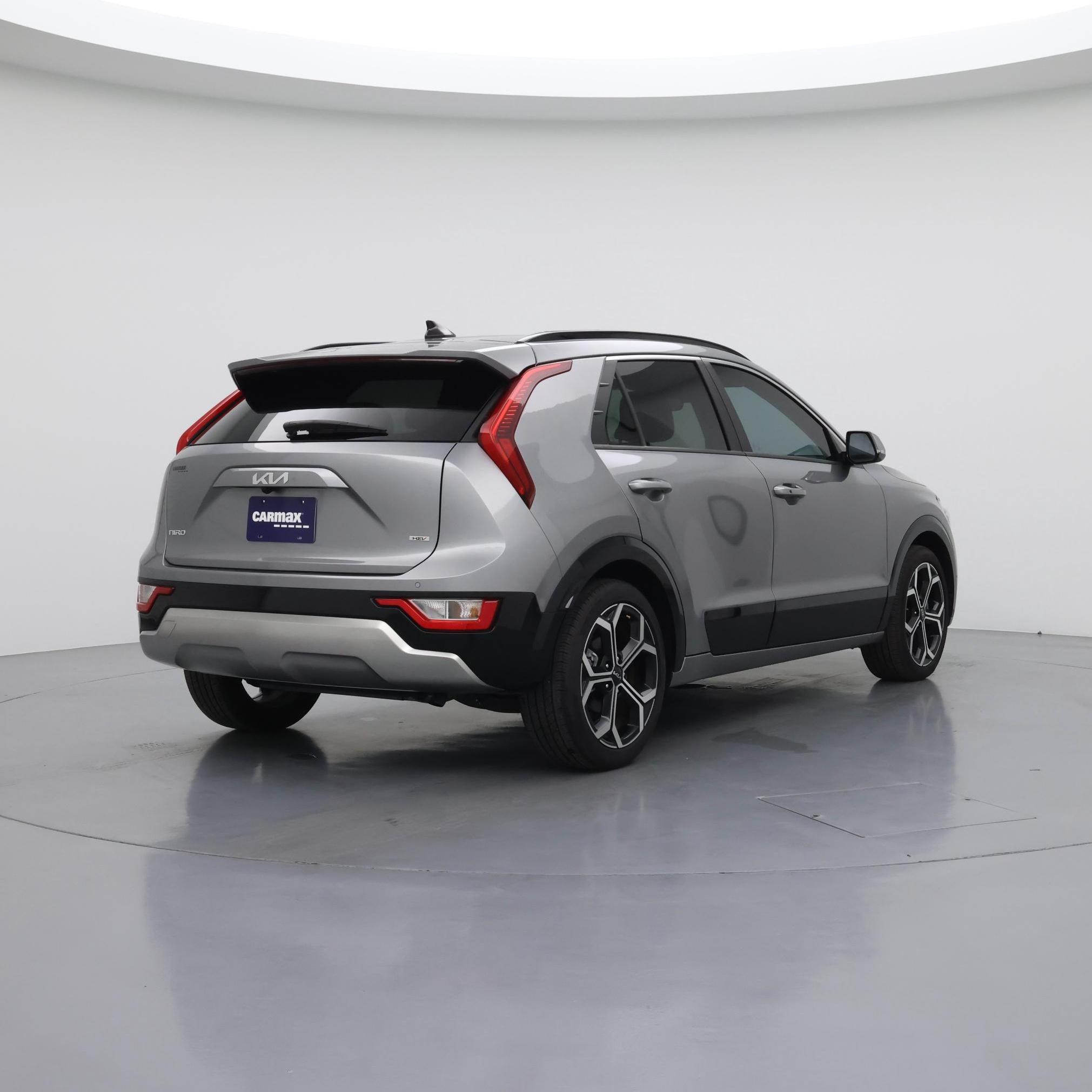 Thumbnail: 2023 Kia Niro - 8