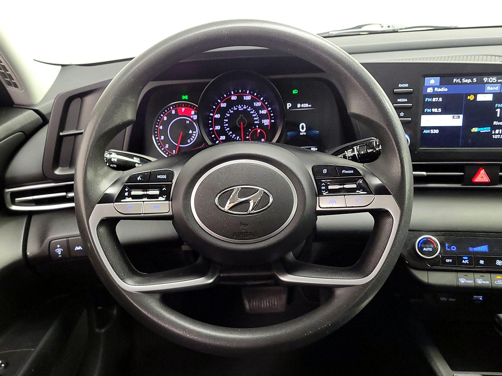 Thumbnail: 2022 Hyundai Elantra - 10