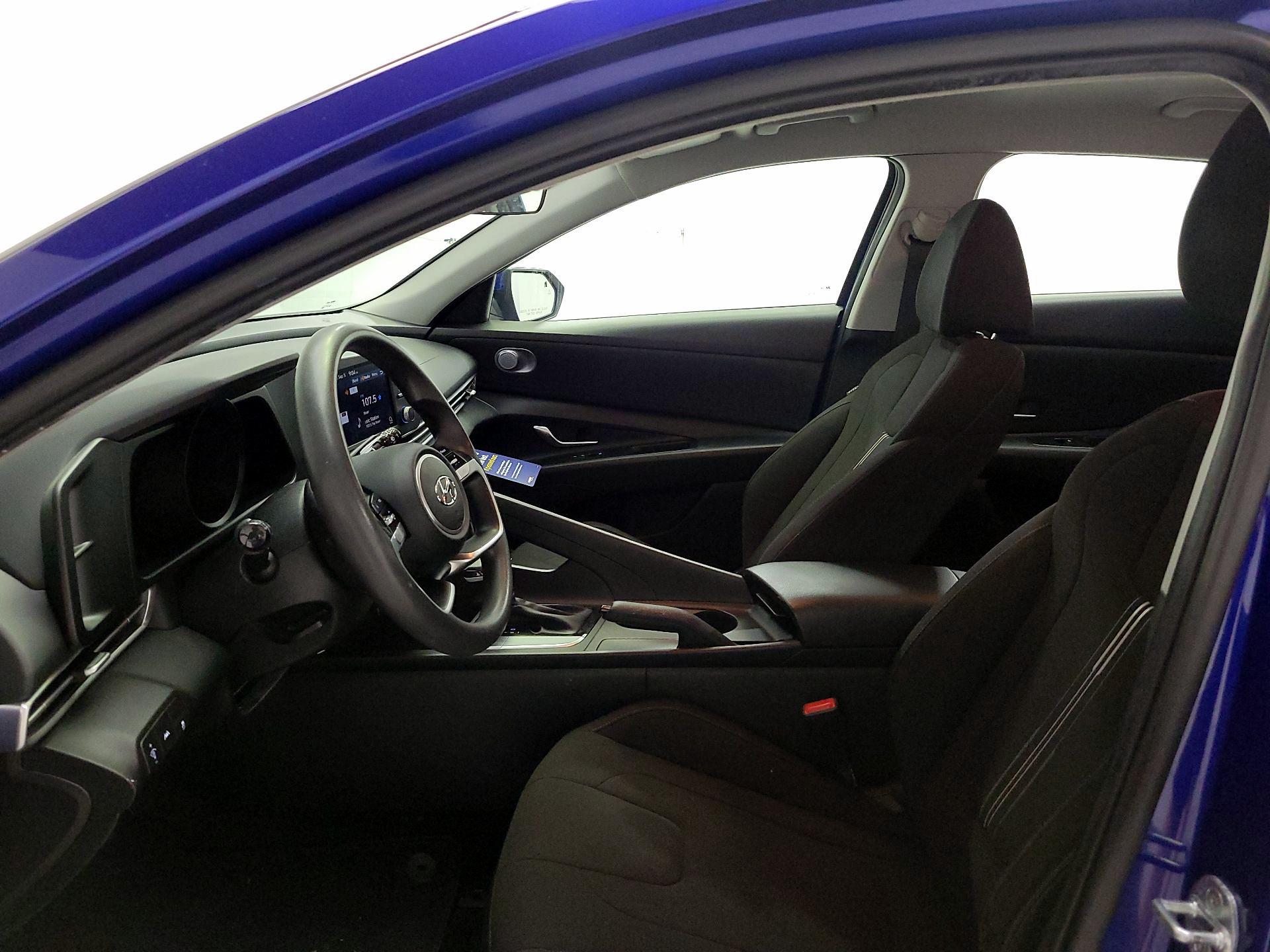 Thumbnail: 2022 Hyundai Elantra - 11