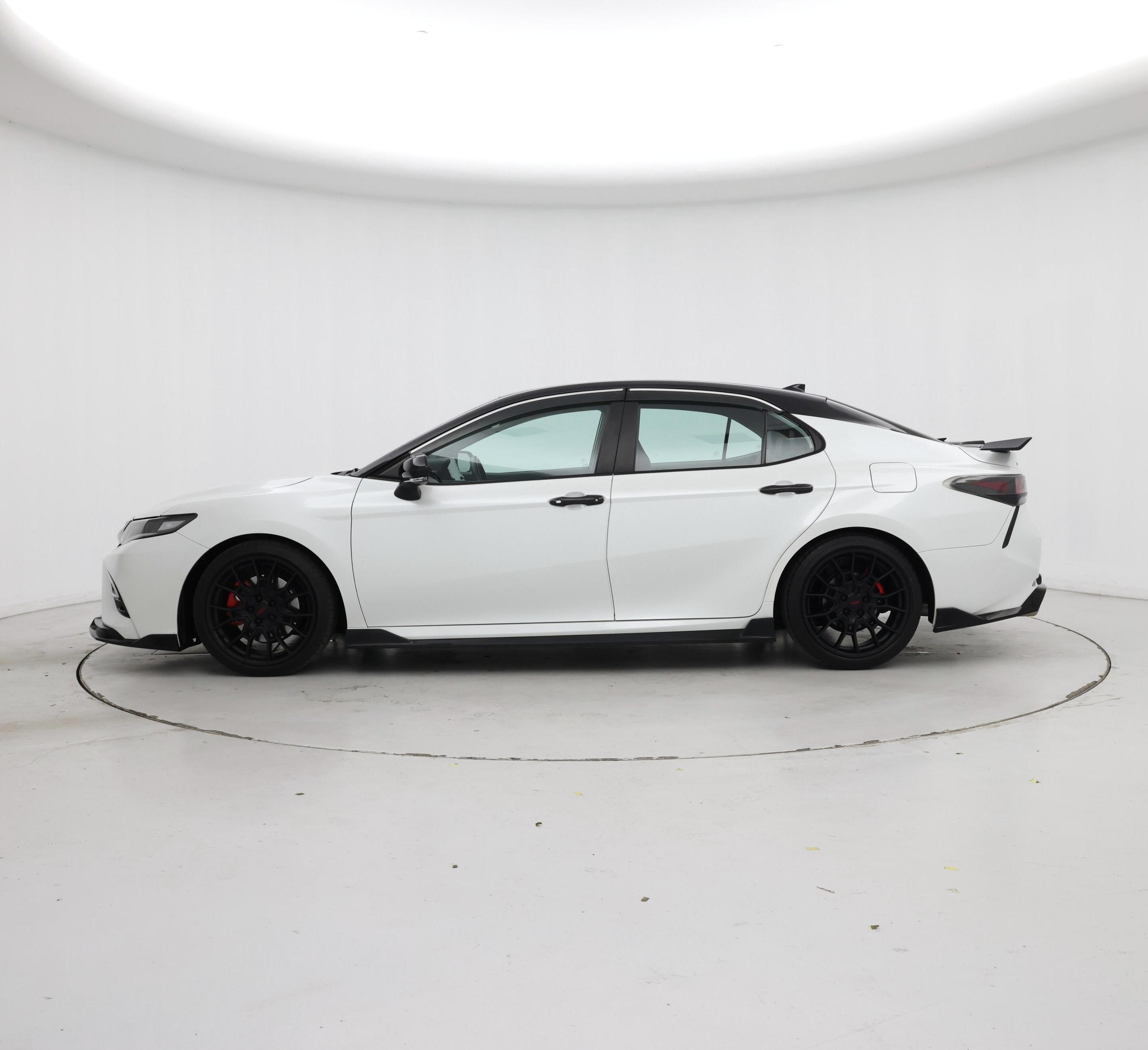 Thumbnail: 2021 Toyota Camry - 3