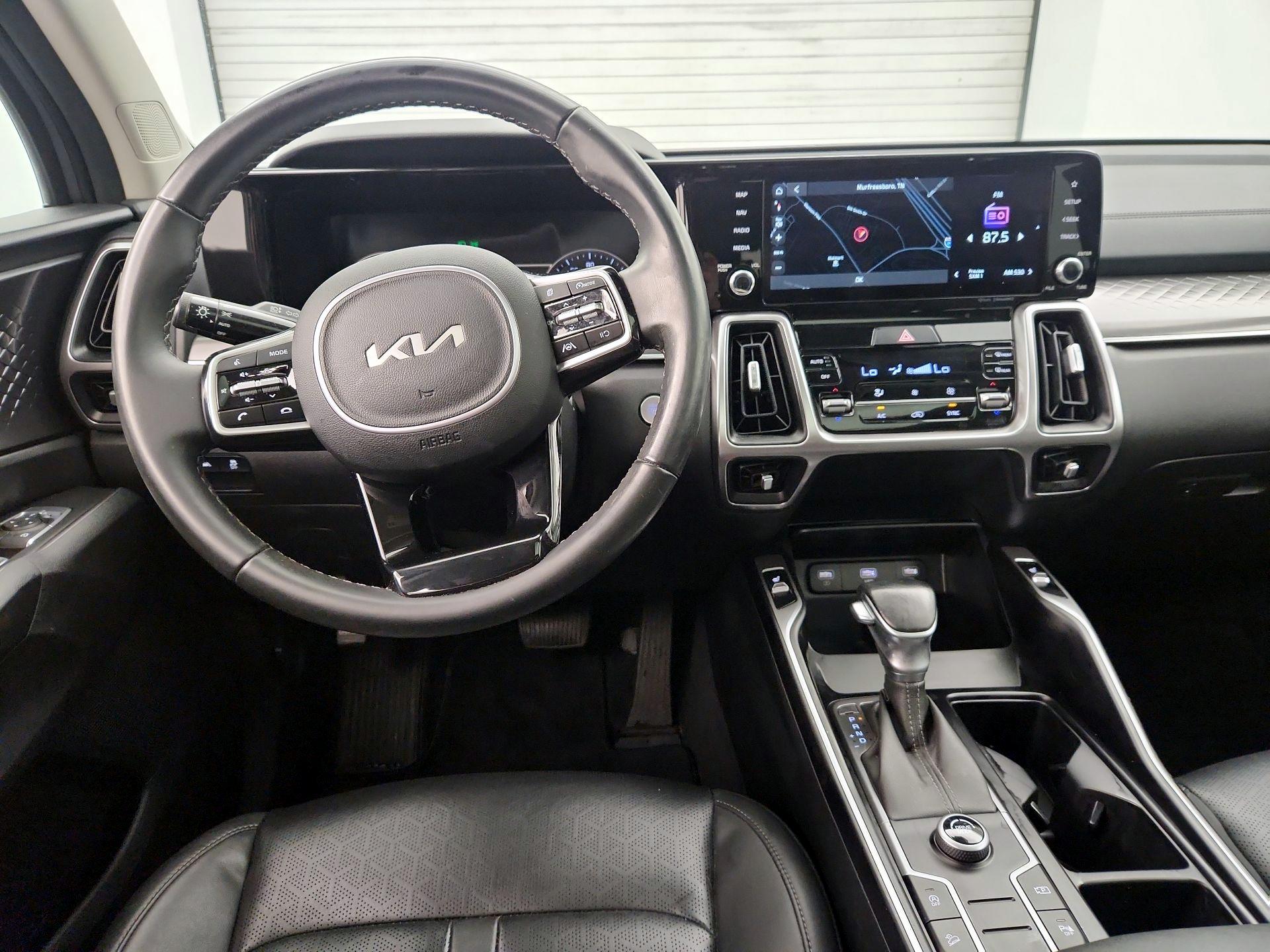 Thumbnail: 2022 Kia Sorento - 9
