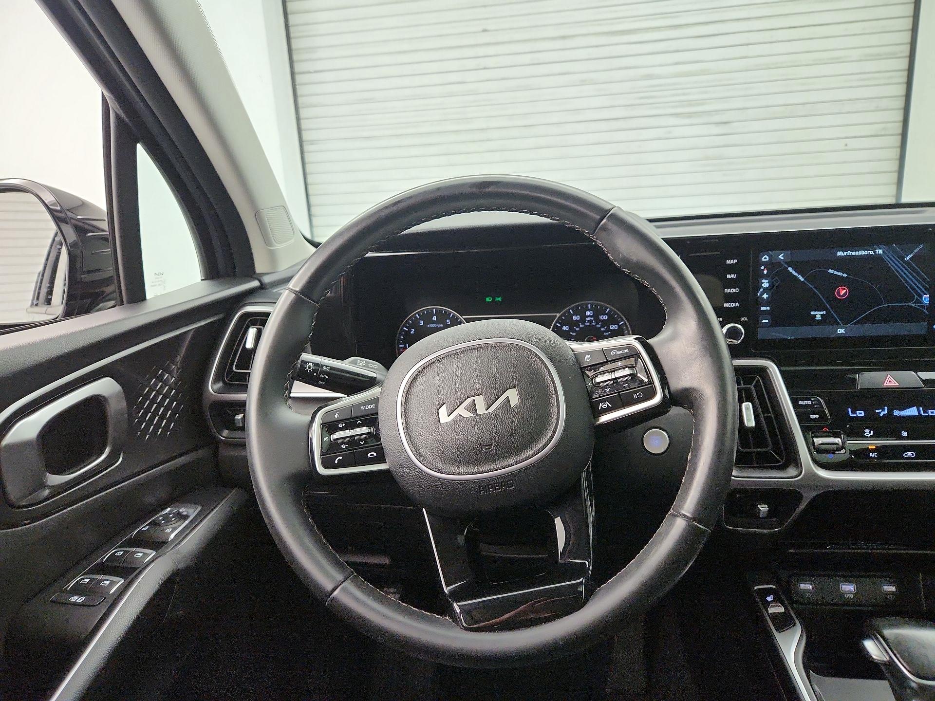Thumbnail: 2022 Kia Sorento - 10