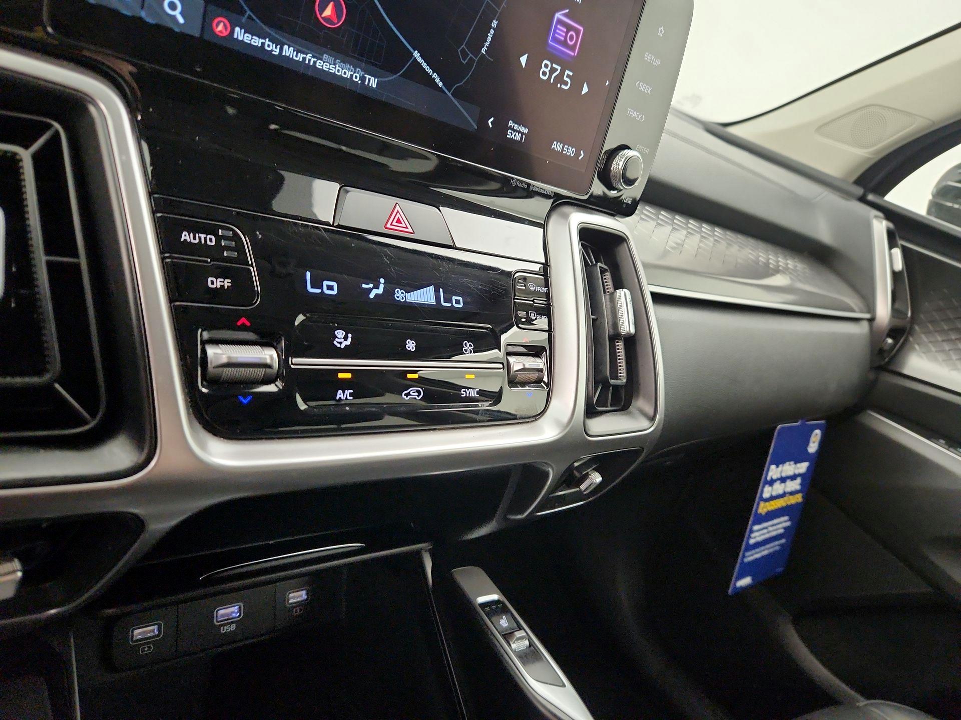 Thumbnail: 2022 Kia Sorento - 16