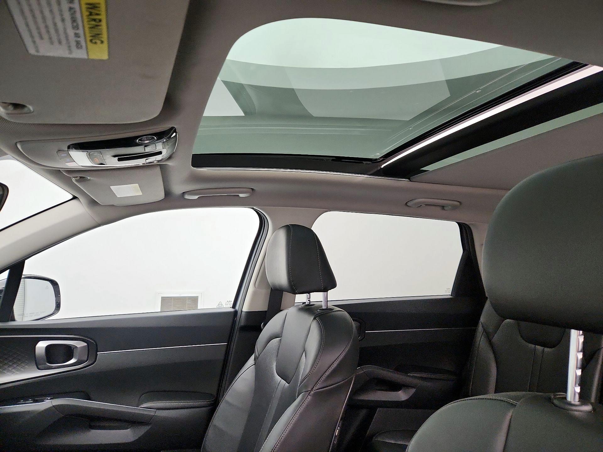 Thumbnail: 2022 Kia Sorento - 19