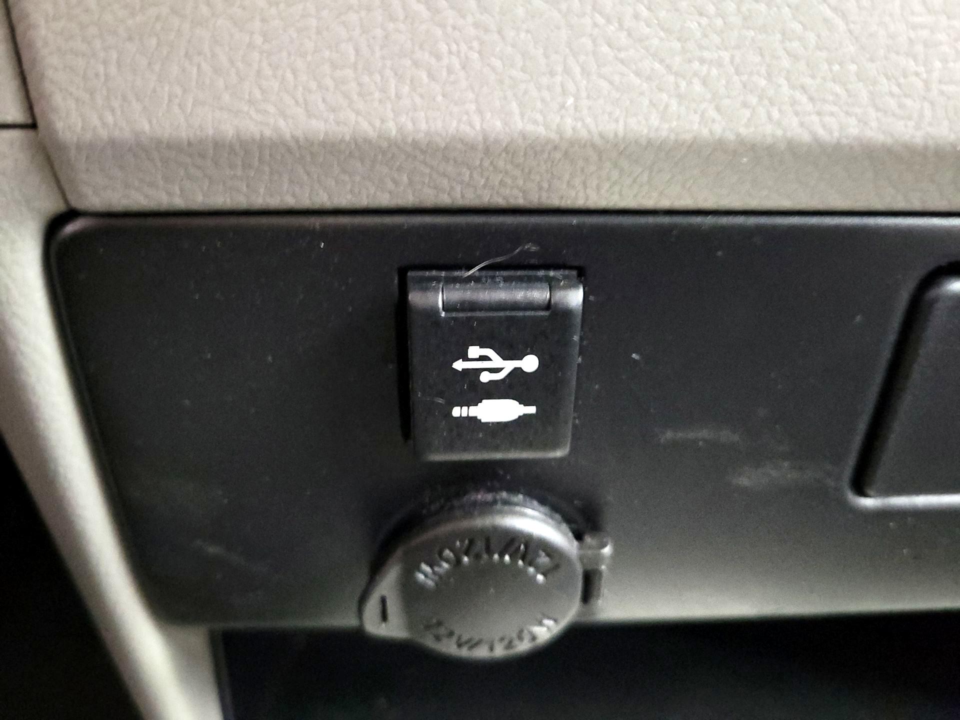 Thumbnail: 2020 Toyota Sienna - 18