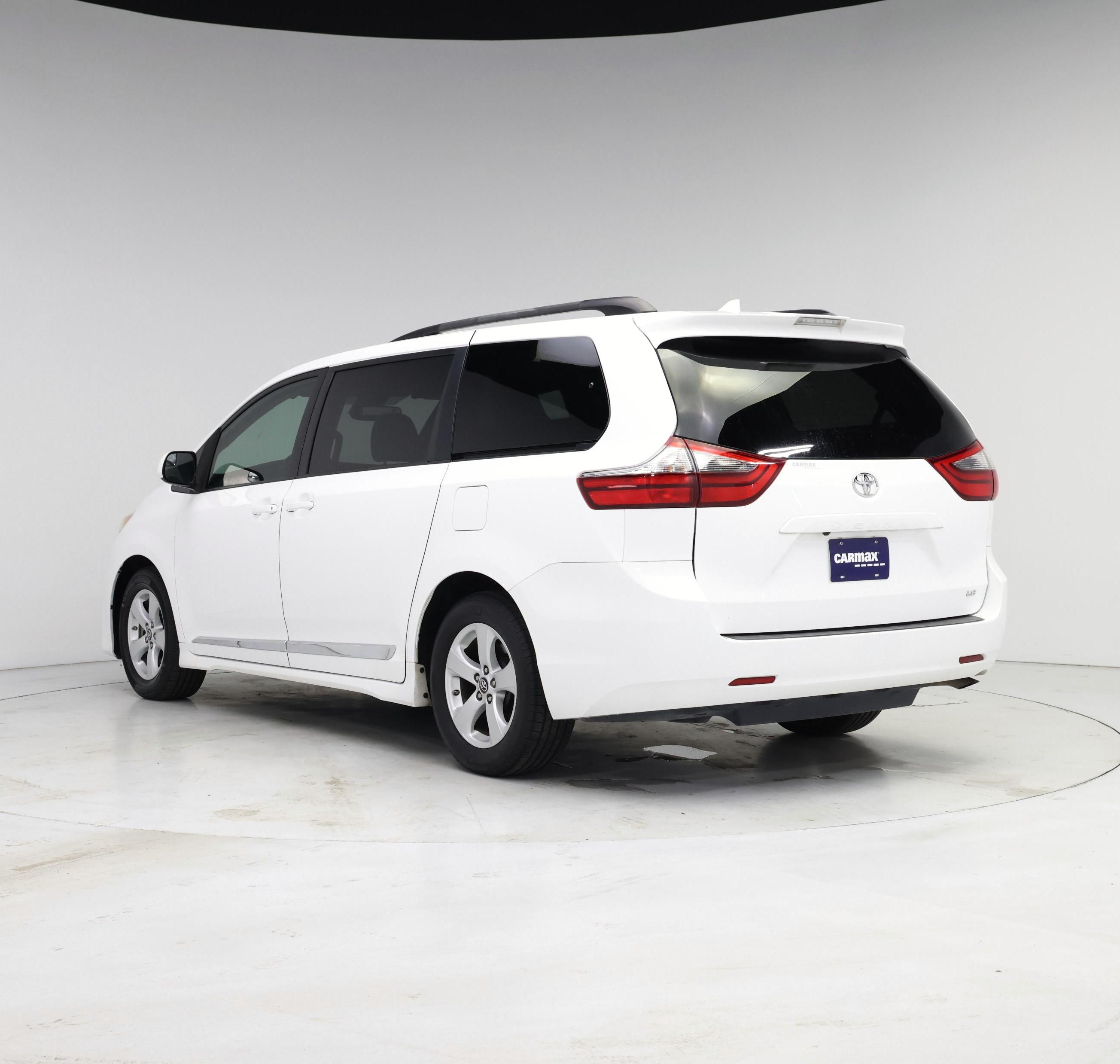 Thumbnail: 2020 Toyota Sienna - 2