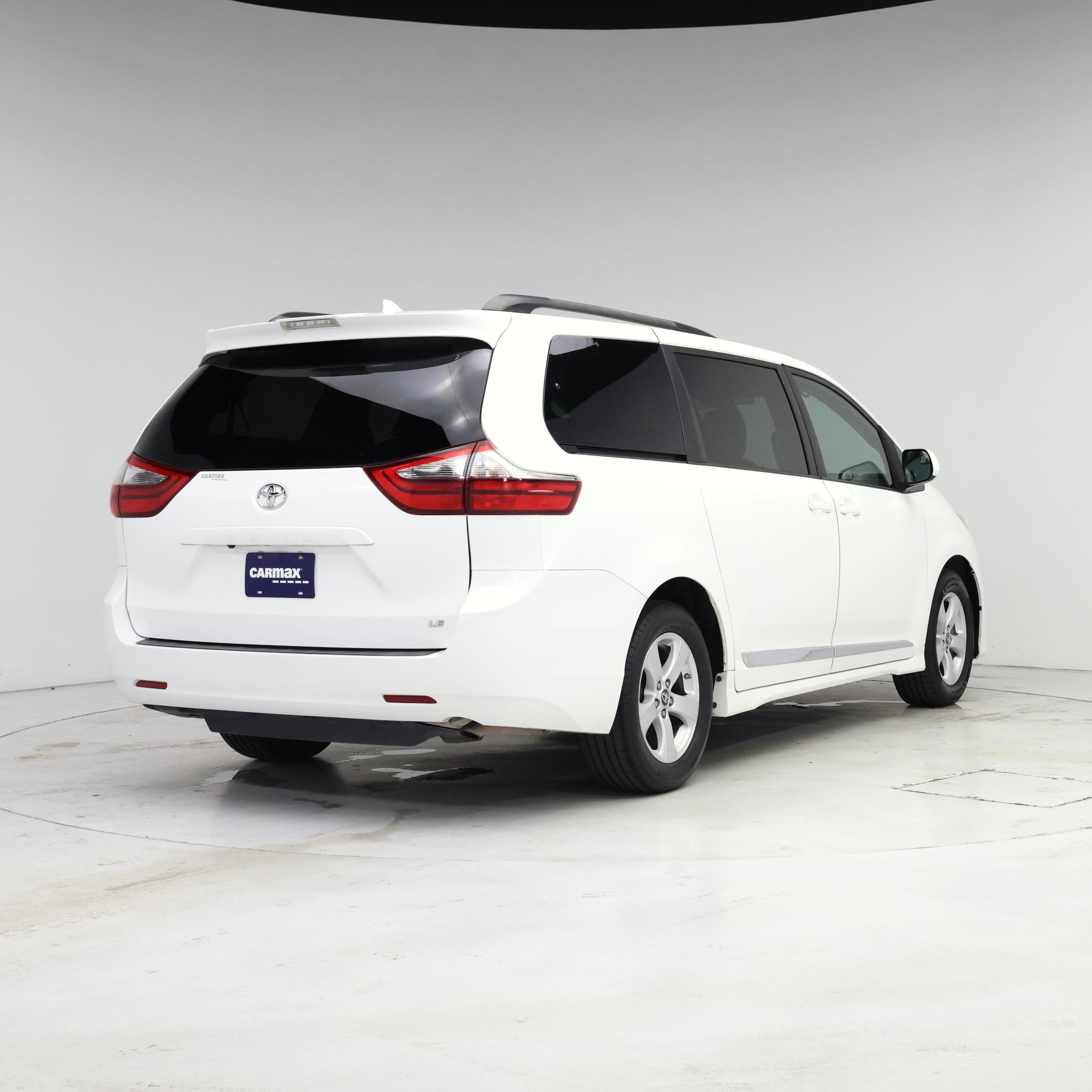 Thumbnail: 2020 Toyota Sienna - 8