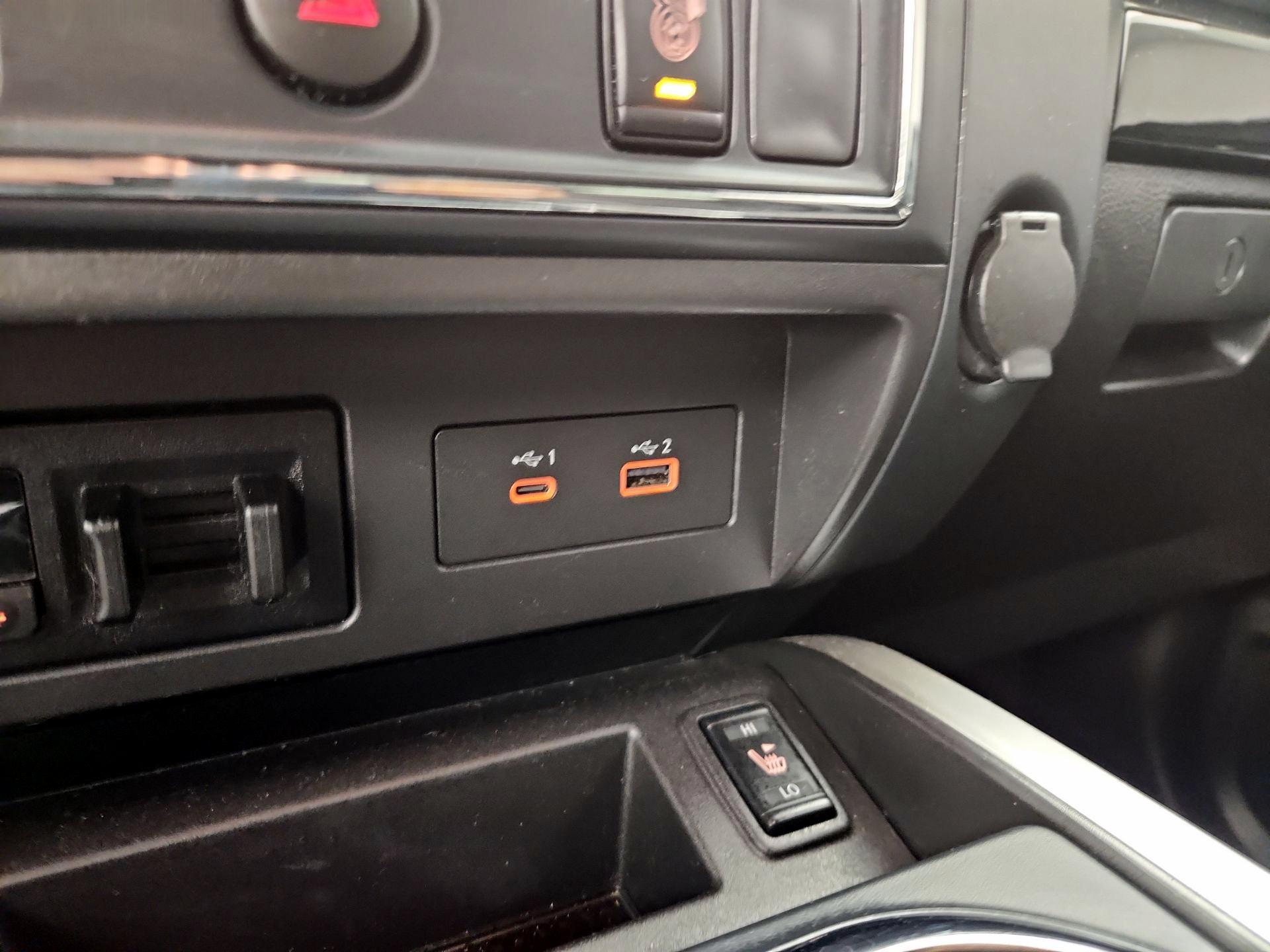 Thumbnail: 2023 Nissan Titan - 18