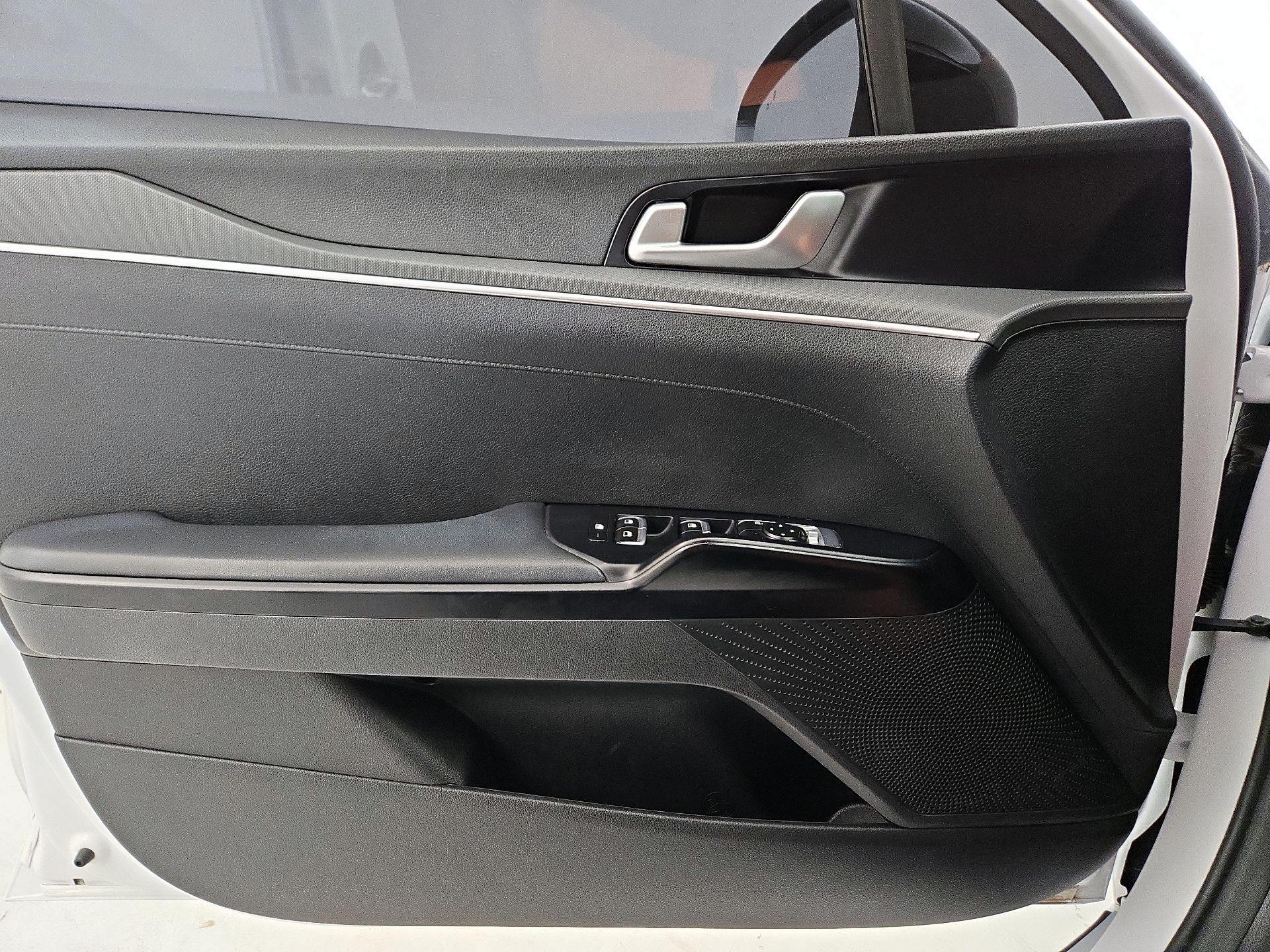 Thumbnail: 2022 Kia K5 - 12
