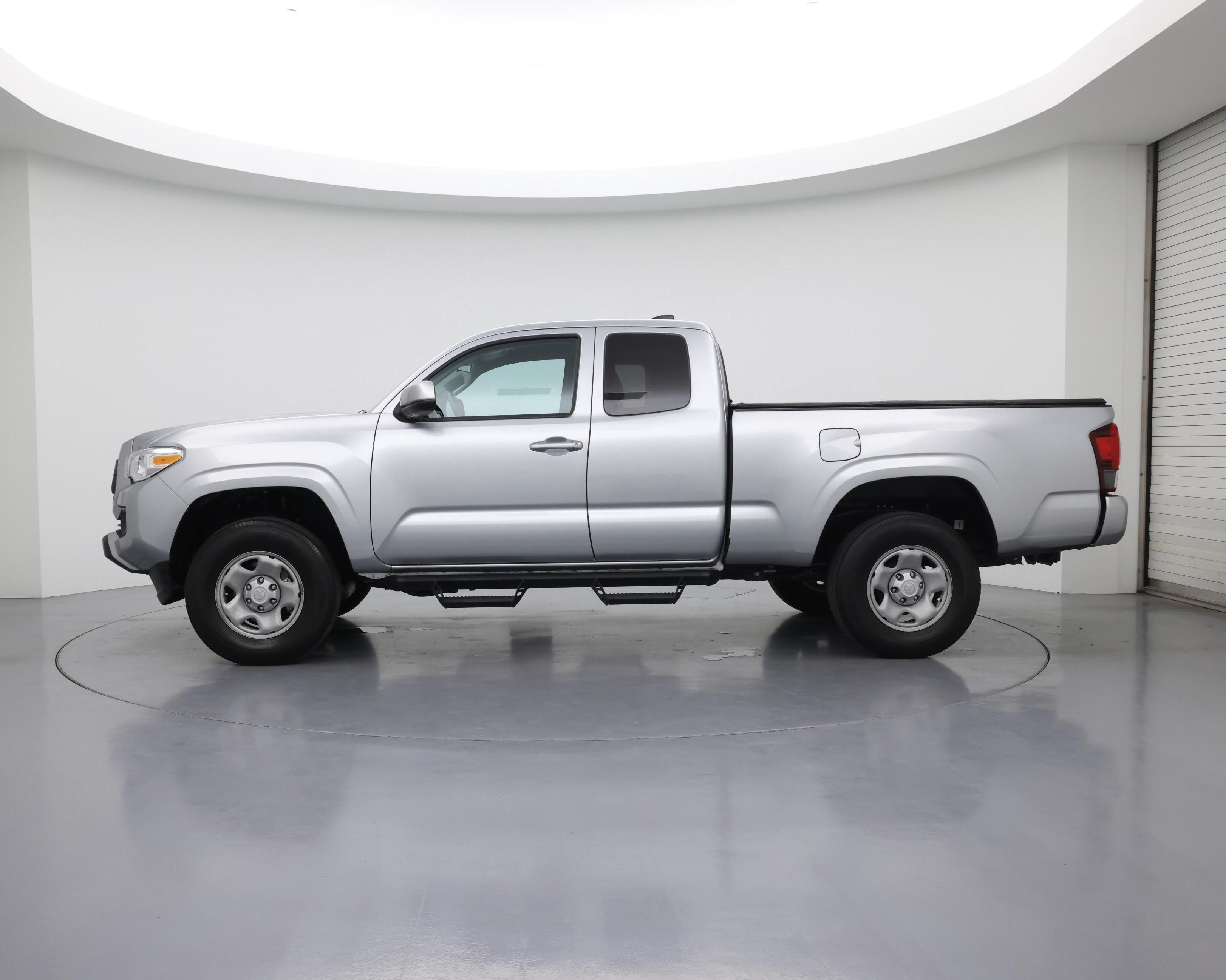 Thumbnail: 2022 Toyota Tacoma - 3