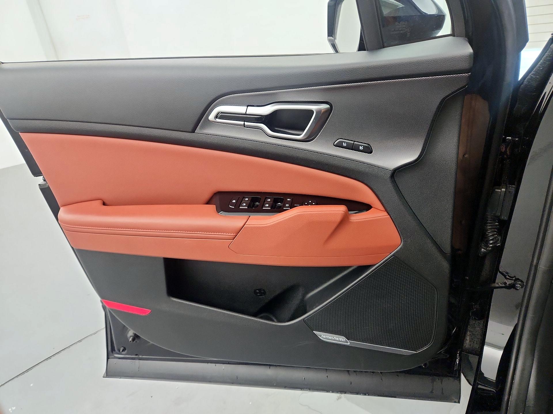 Thumbnail: 2023 Kia Sportage - 12