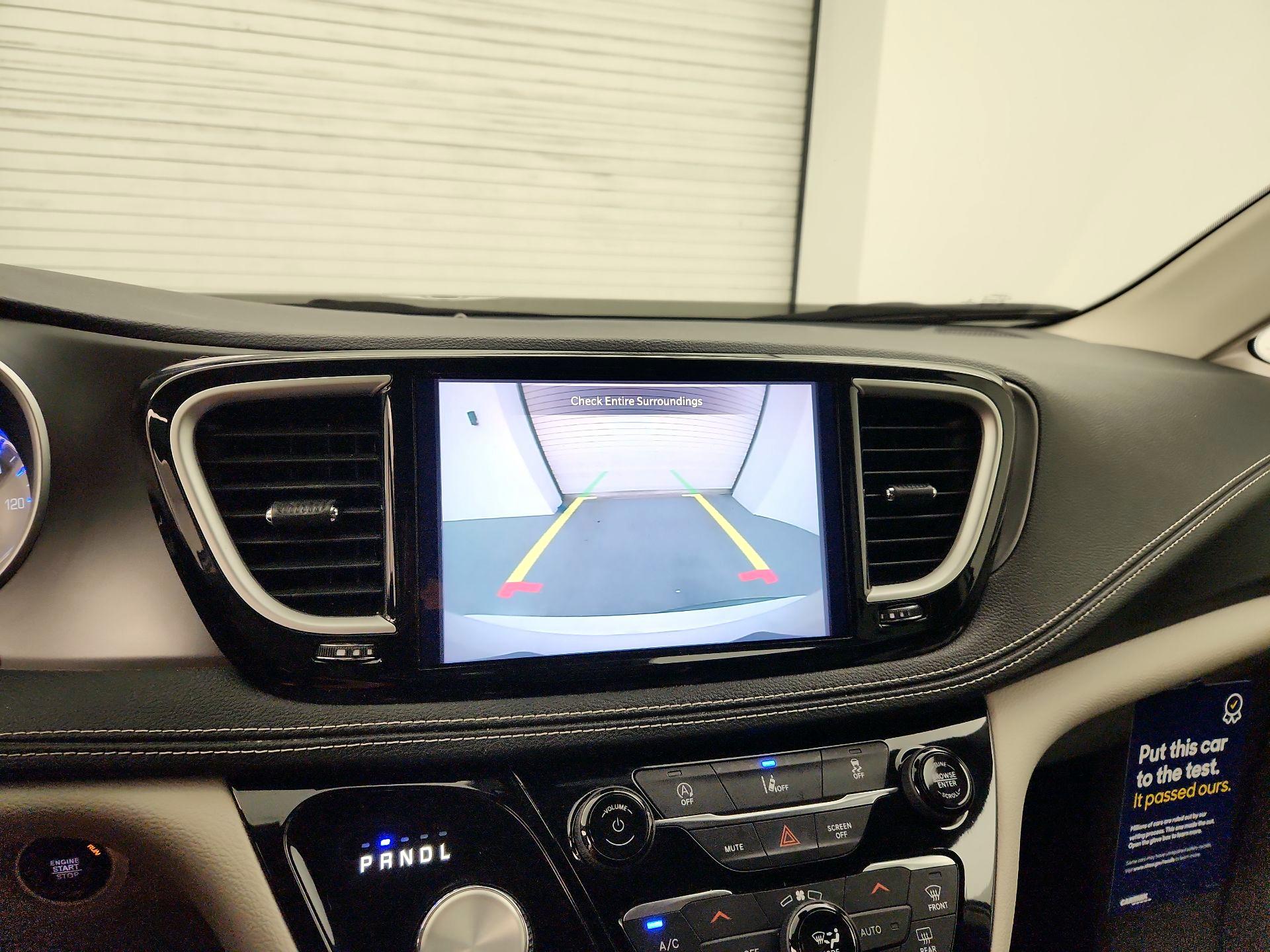 Thumbnail: 2022 Chrysler Pacifica - 14