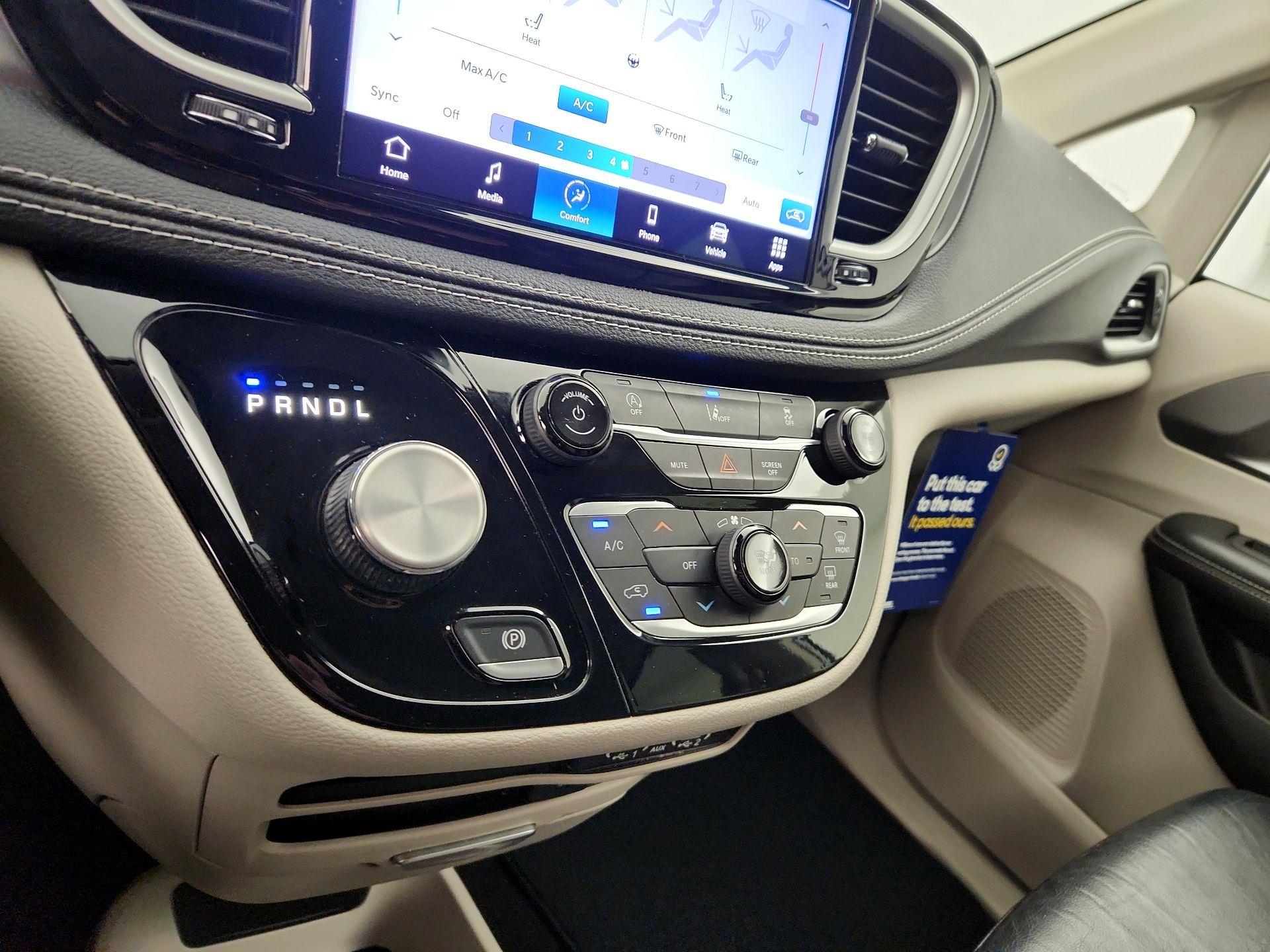 Thumbnail: 2022 Chrysler Pacifica - 17