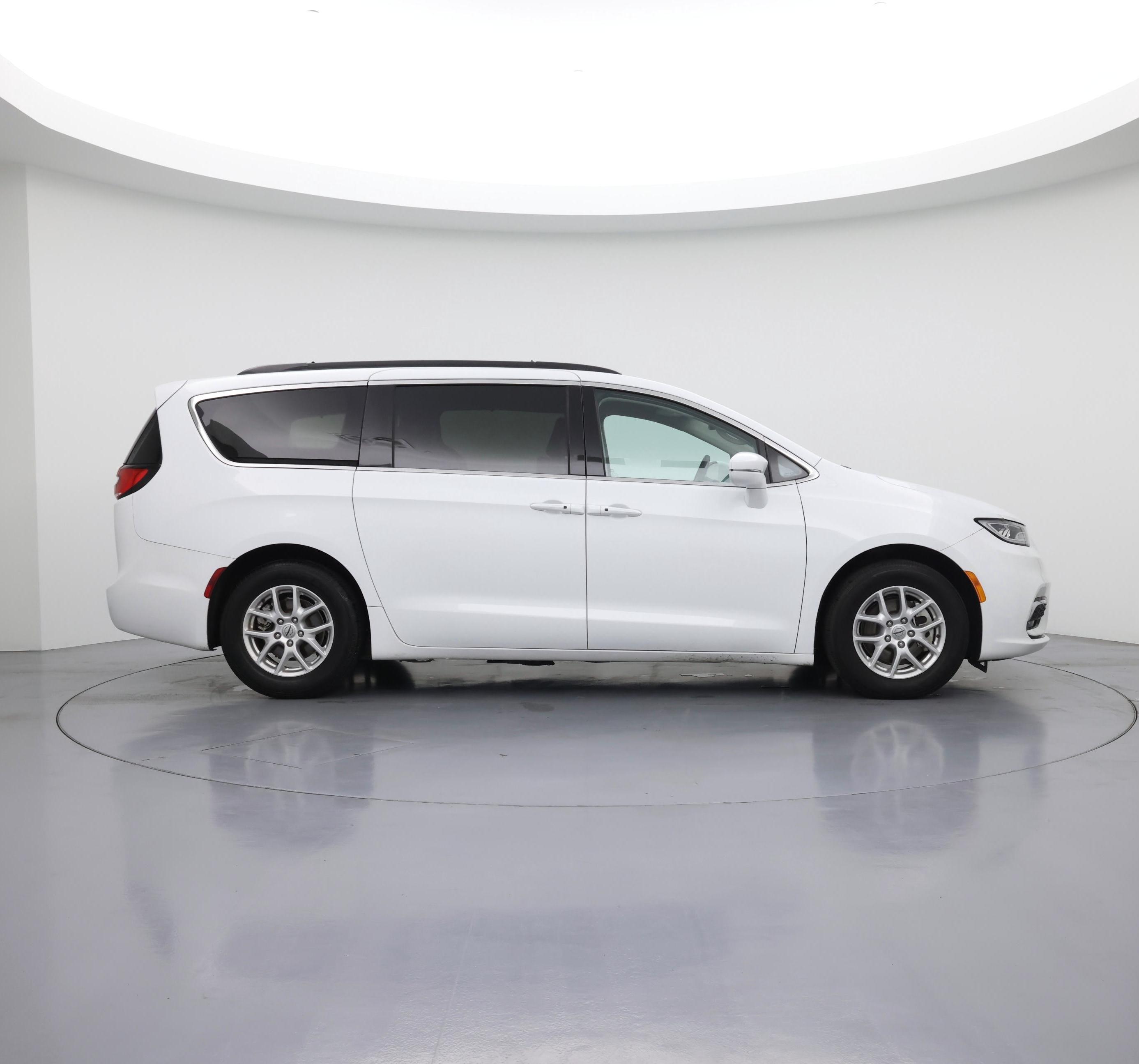 Thumbnail: 2022 Chrysler Pacifica - 7