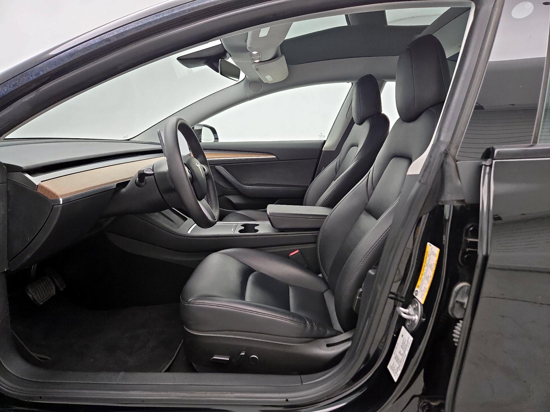 Thumbnail: 2023 Tesla Model 3 - 11