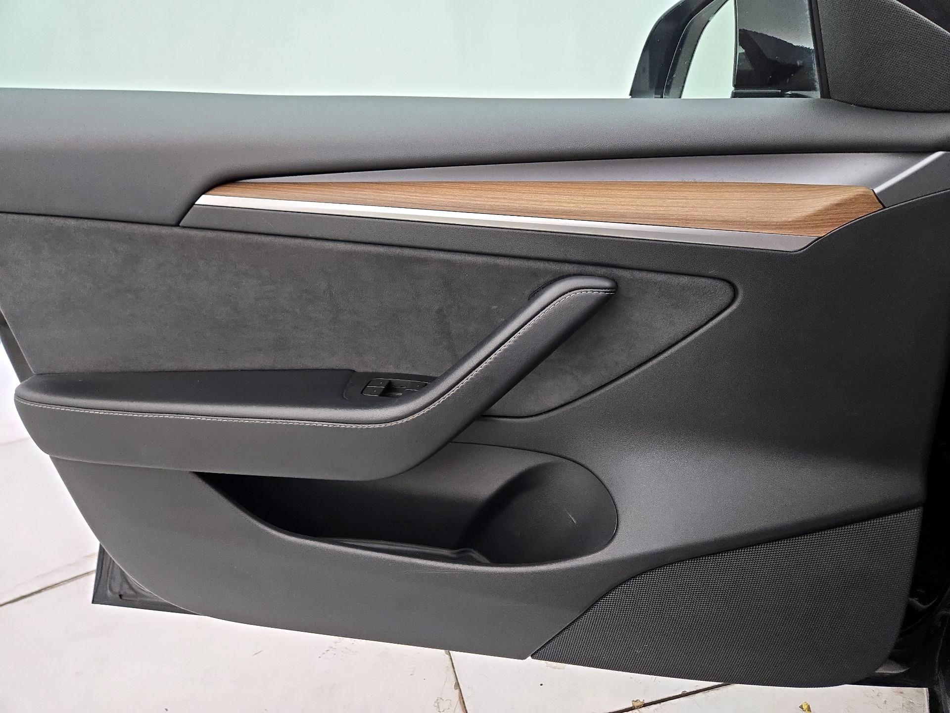 Thumbnail: 2023 Tesla Model 3 - 12