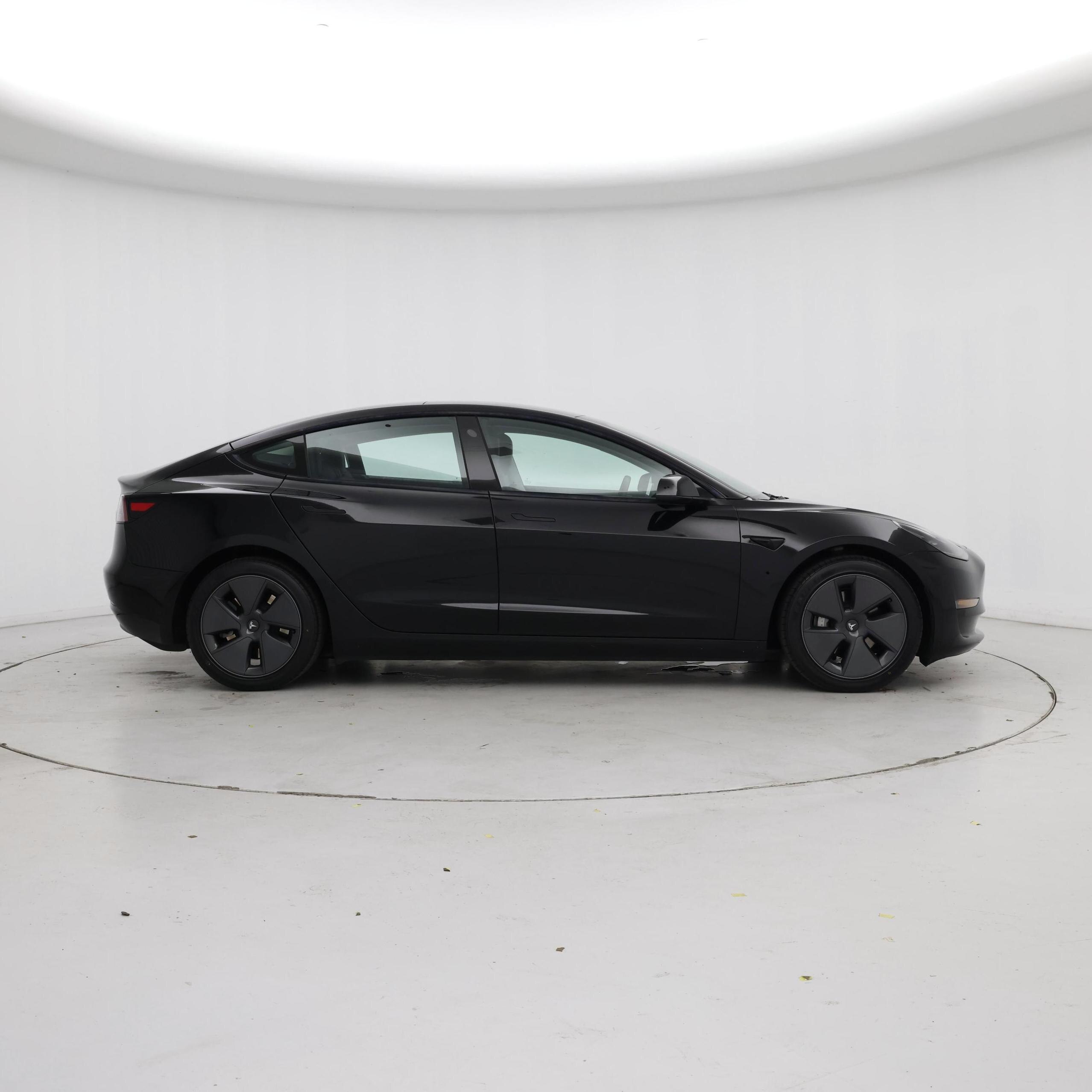 Thumbnail: 2023 Tesla Model 3 - 7