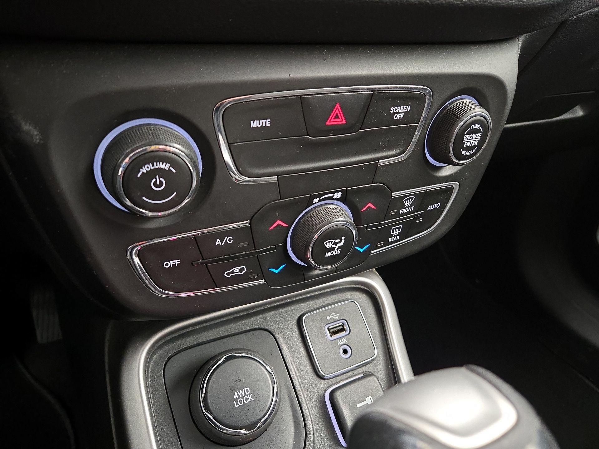 Thumbnail: 2018 Jeep Compass - 16