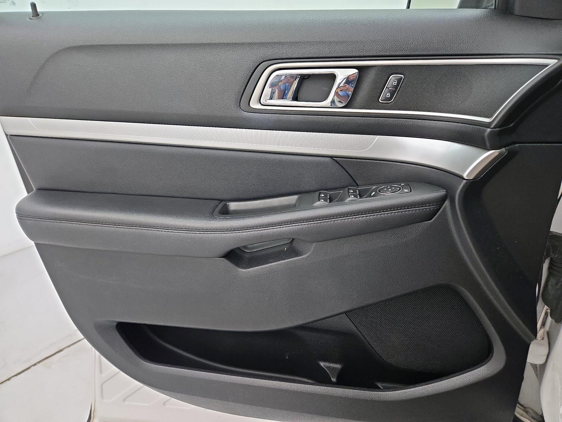 Thumbnail: 2017 Ford Explorer - 12