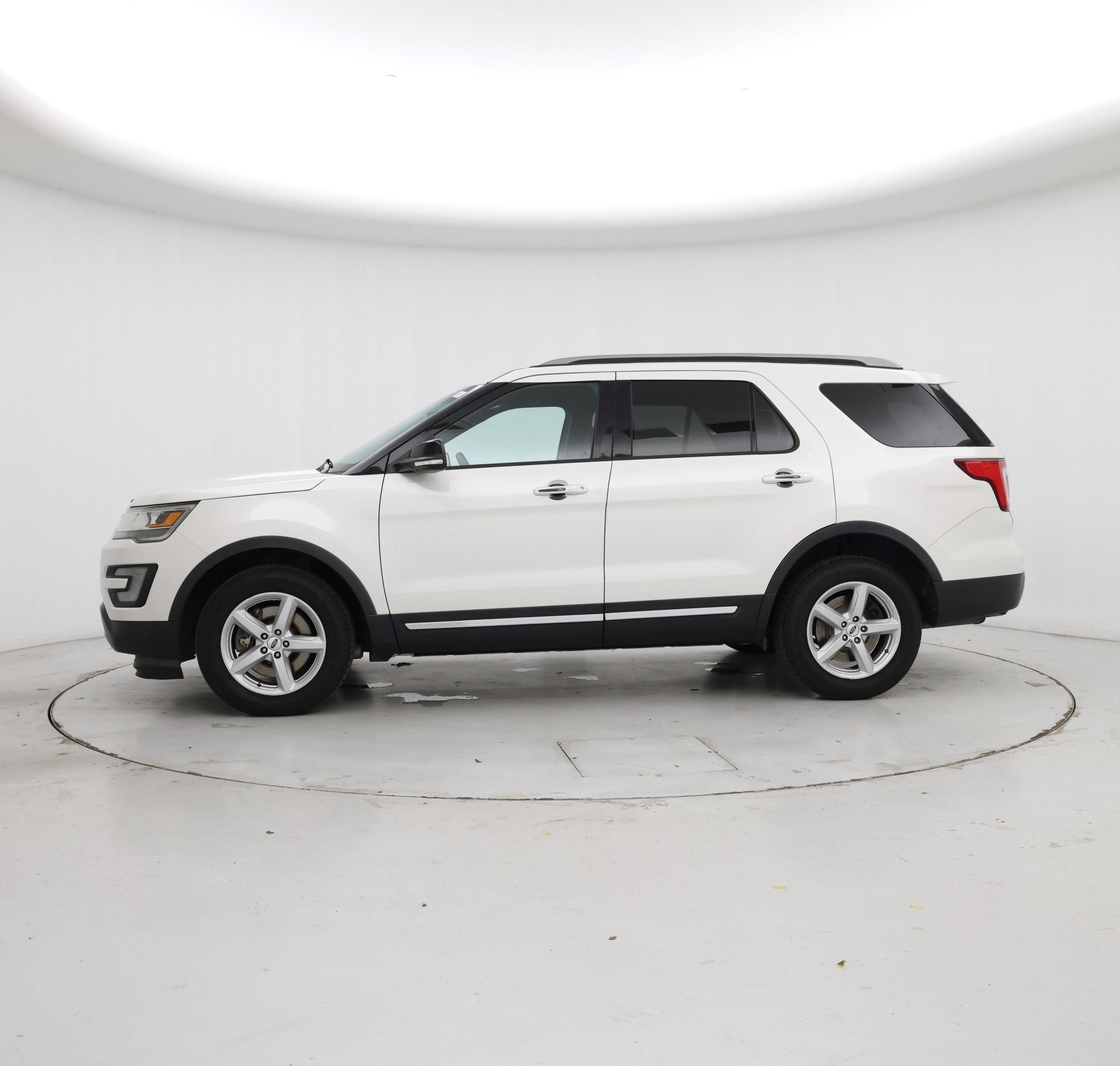 Thumbnail: 2017 Ford Explorer - 3