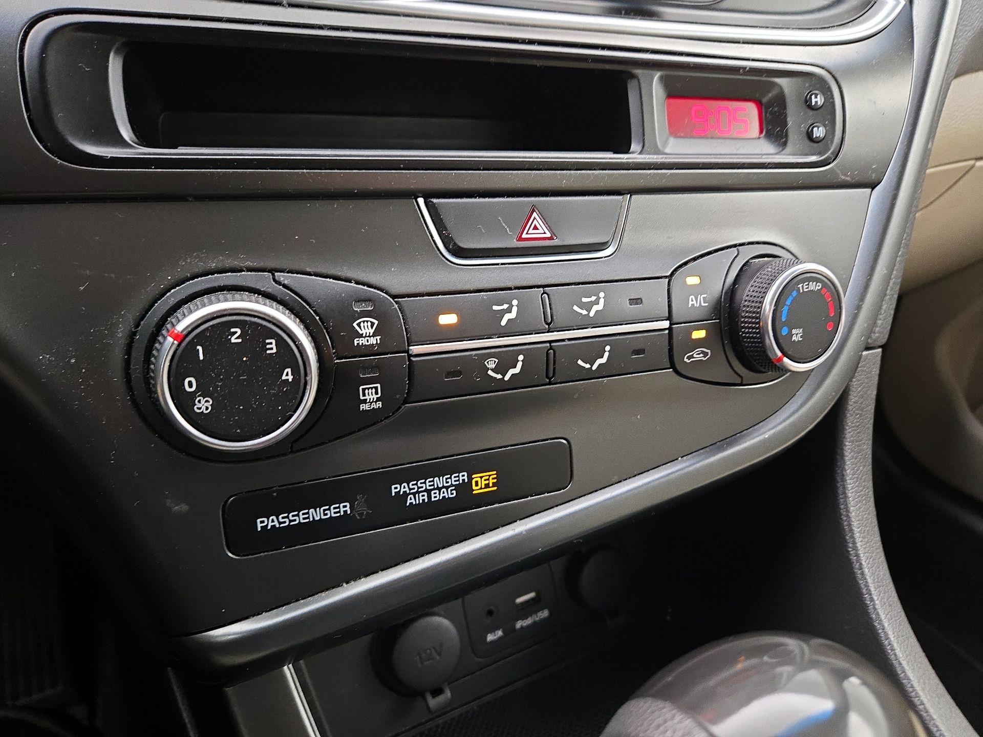 Thumbnail: 2015 Kia Optima - 15