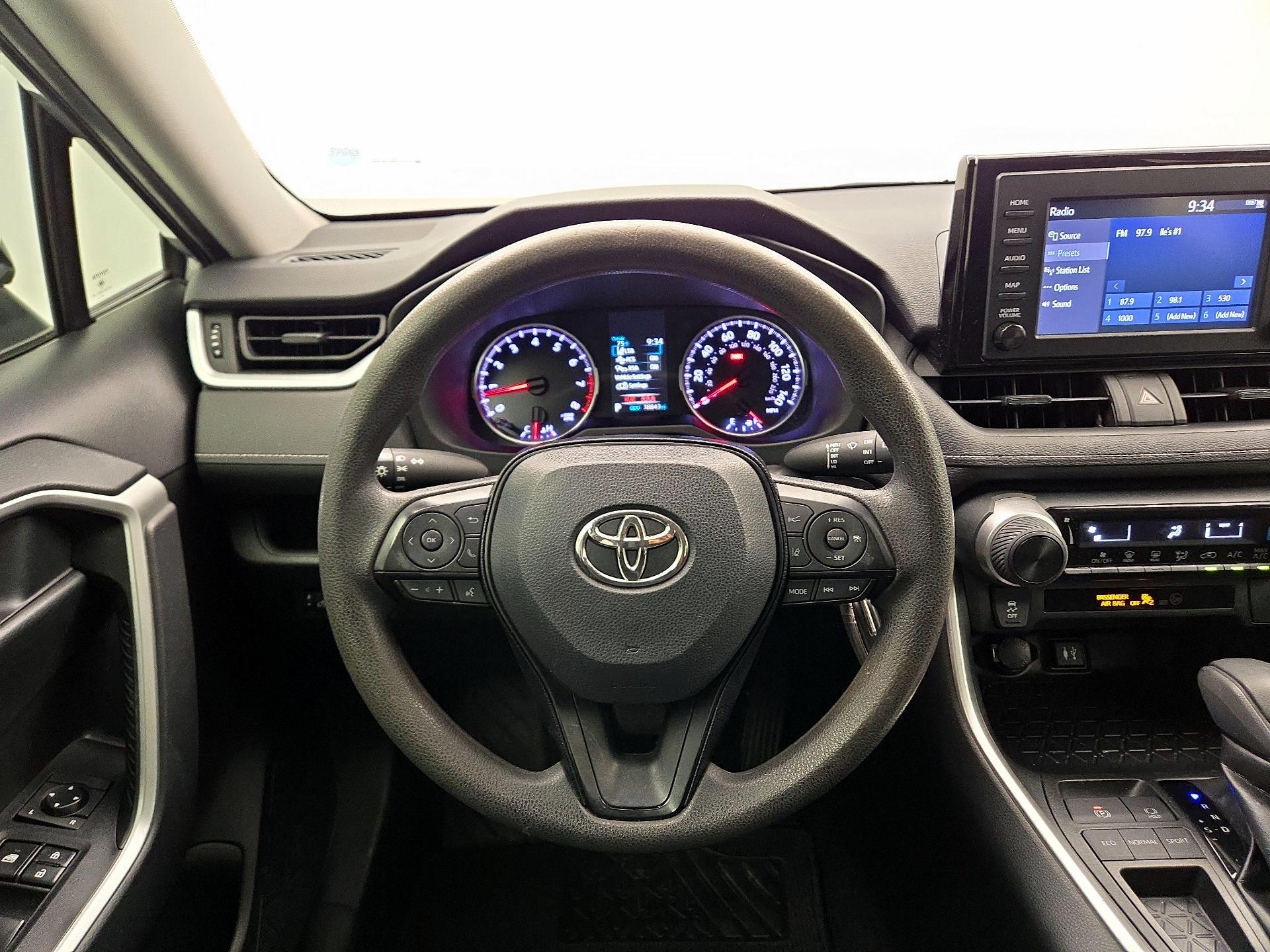 Thumbnail: 2019 Toyota RAV4 - 10