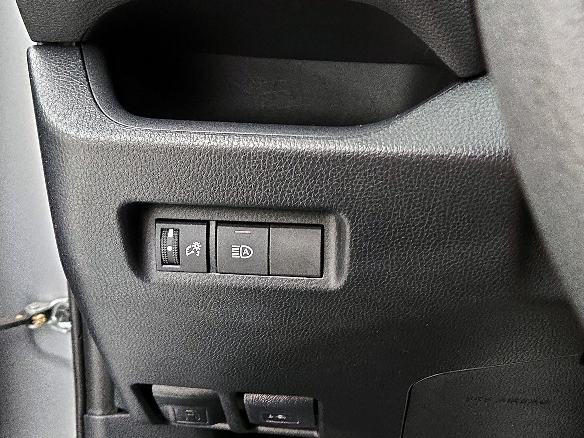 Thumbnail: 2019 Toyota RAV4 - 13