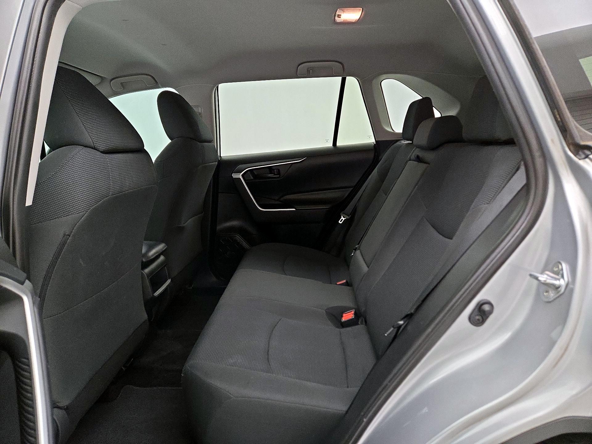 Thumbnail: 2019 Toyota RAV4 - 19