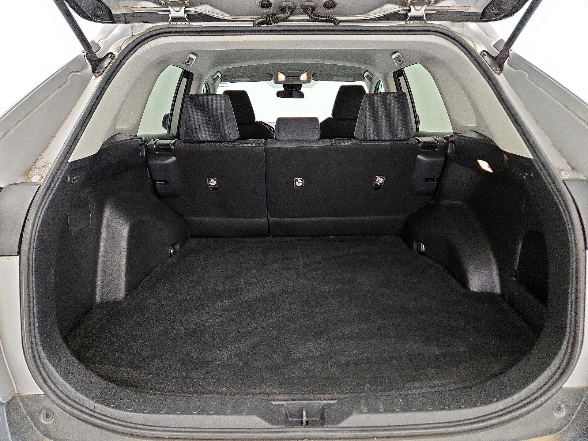 Thumbnail: 2019 Toyota RAV4 - 20