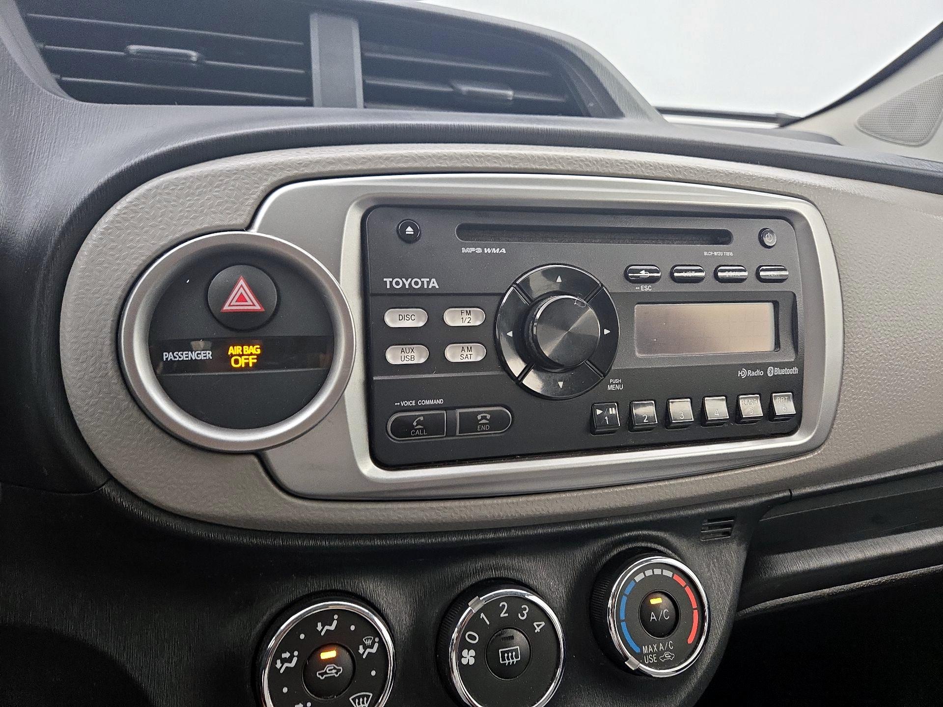 Thumbnail: 2014 Toyota Yaris - 14