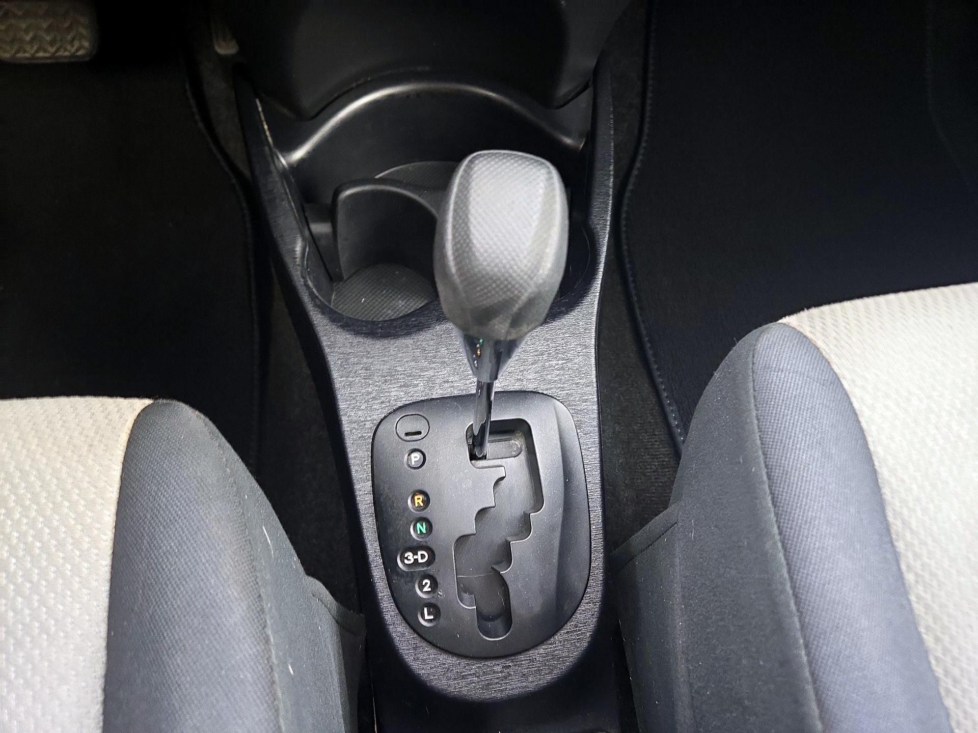 Thumbnail: 2014 Toyota Yaris - 16