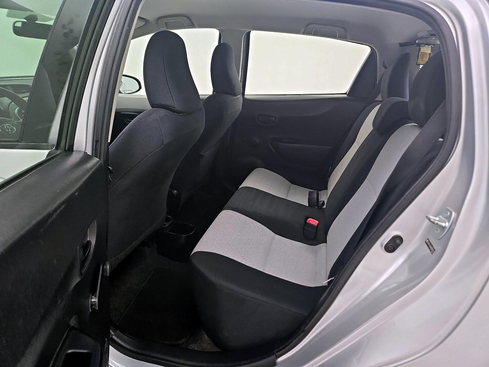 Thumbnail: 2014 Toyota Yaris - 17