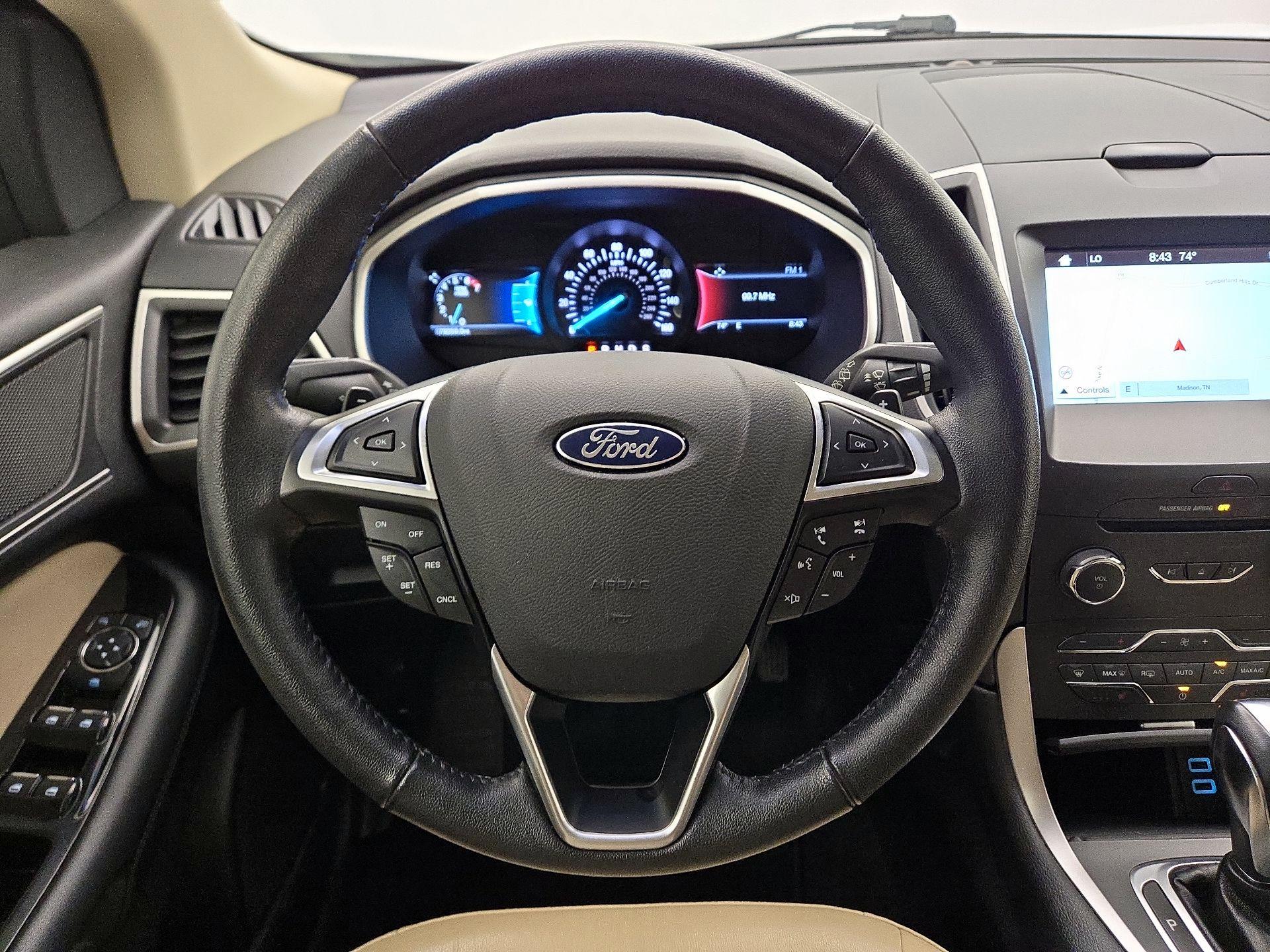 Thumbnail: 2016 Ford Edge - 10